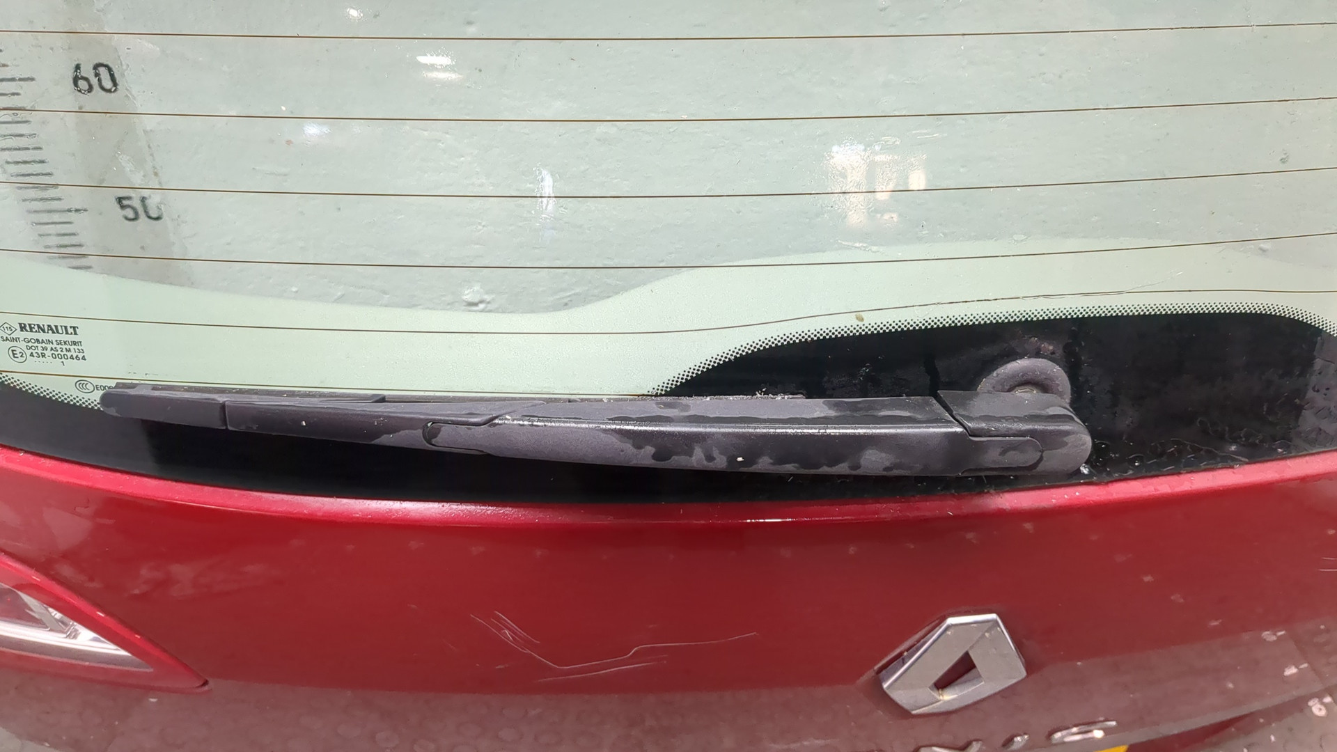 Дверь багажника