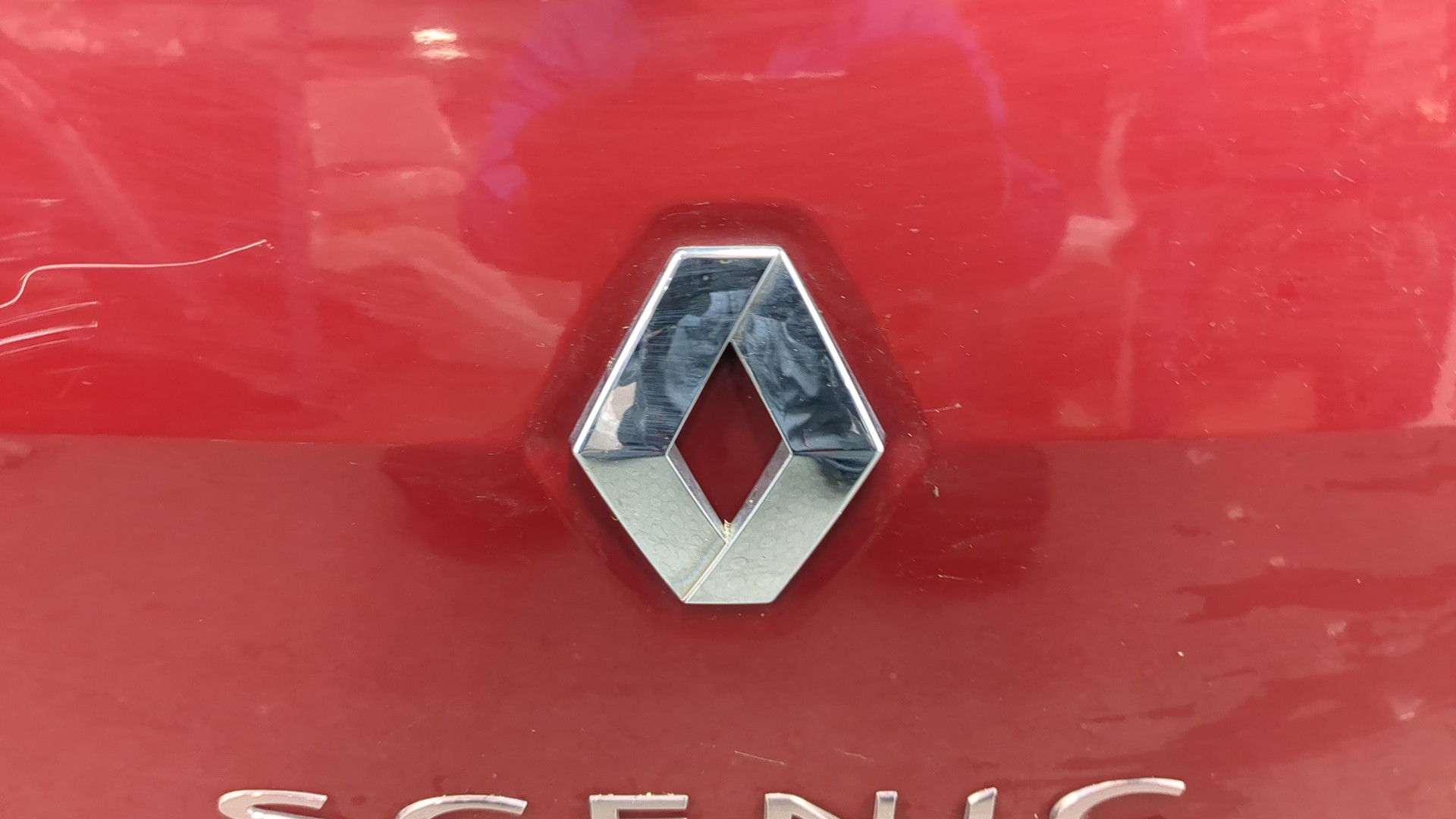 Дверь багажника