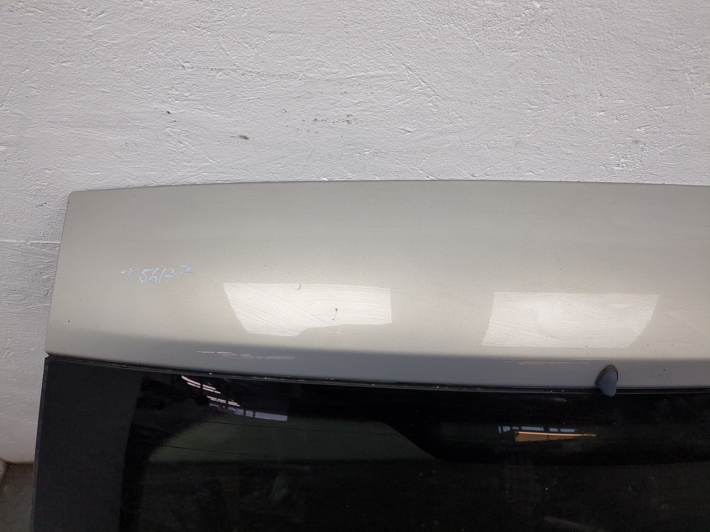 Дверь багажника