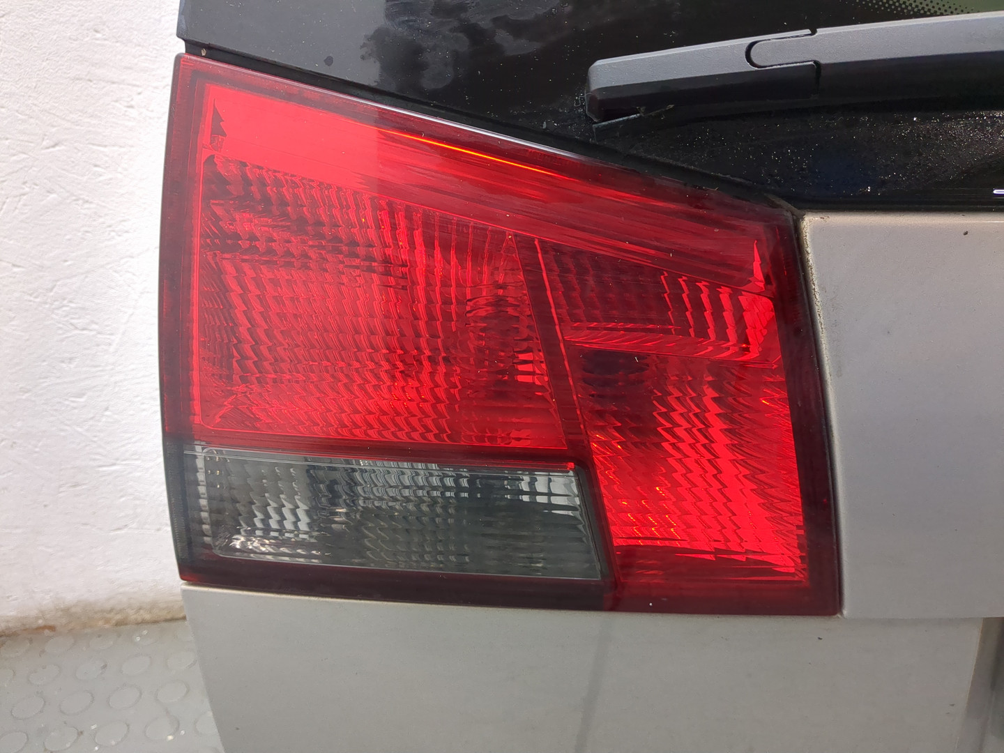 Дверь багажника