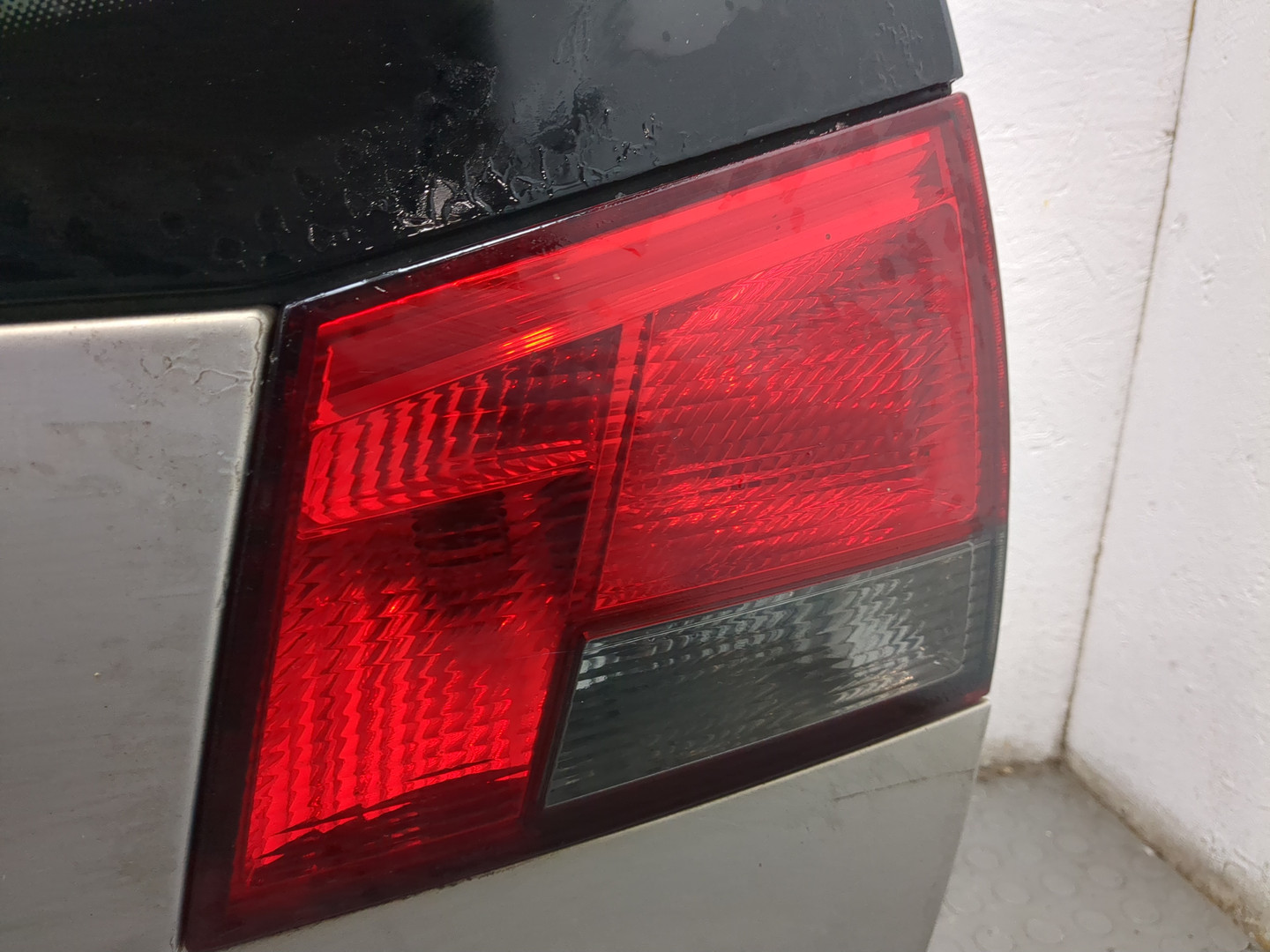 Дверь багажника