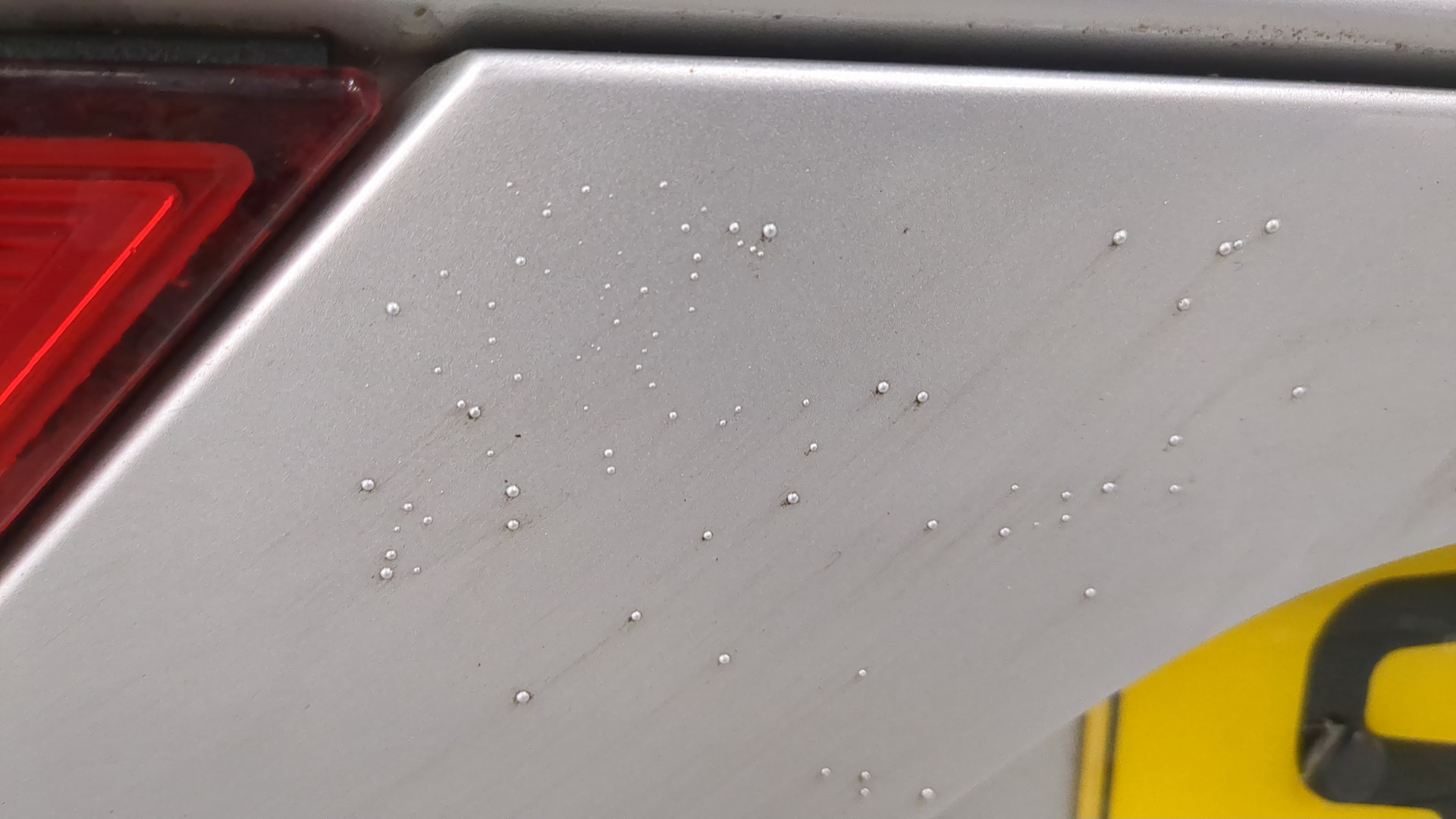 Дверь багажника