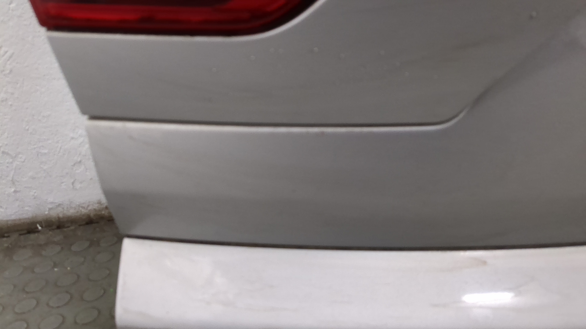 Дверь багажника