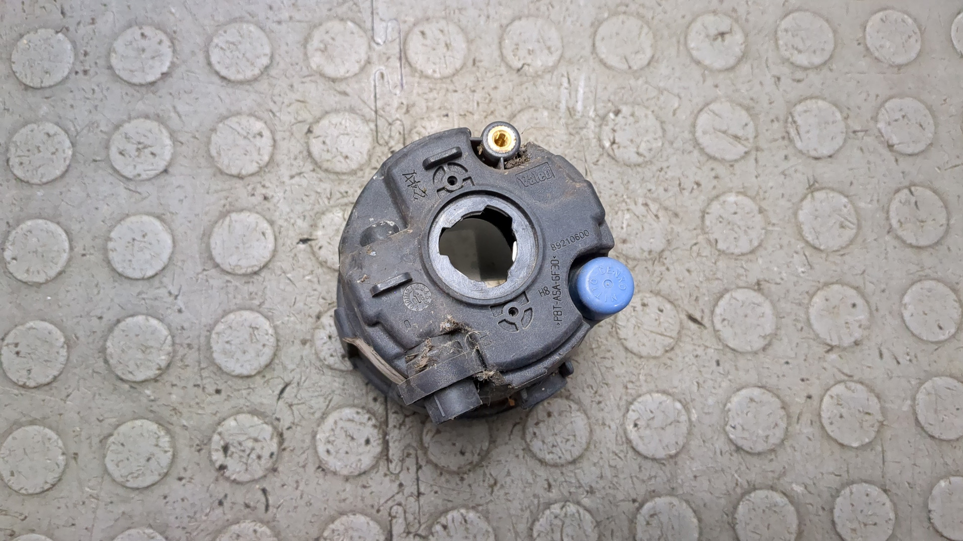 Фара противотуманная левая