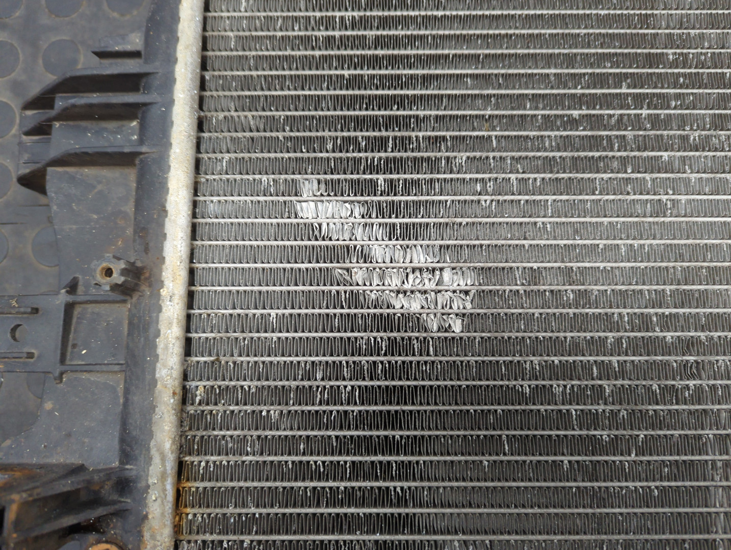 Радиатор охлаждения двигателя основной