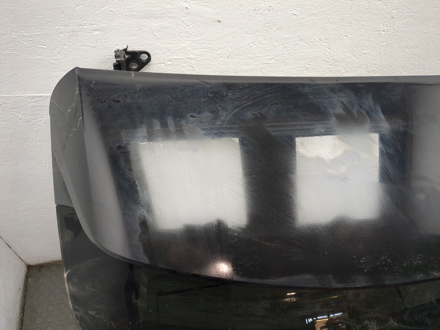 Дверь багажника