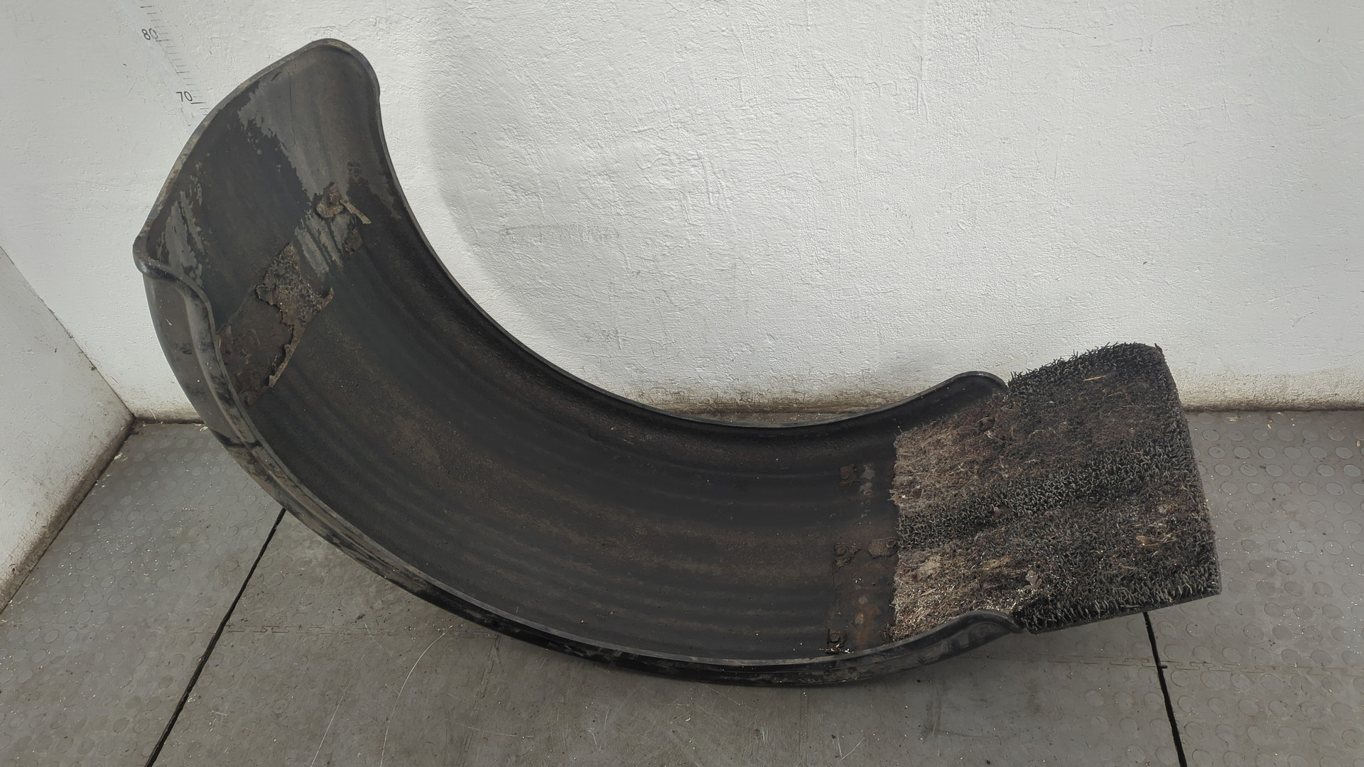 Кузовной элемент