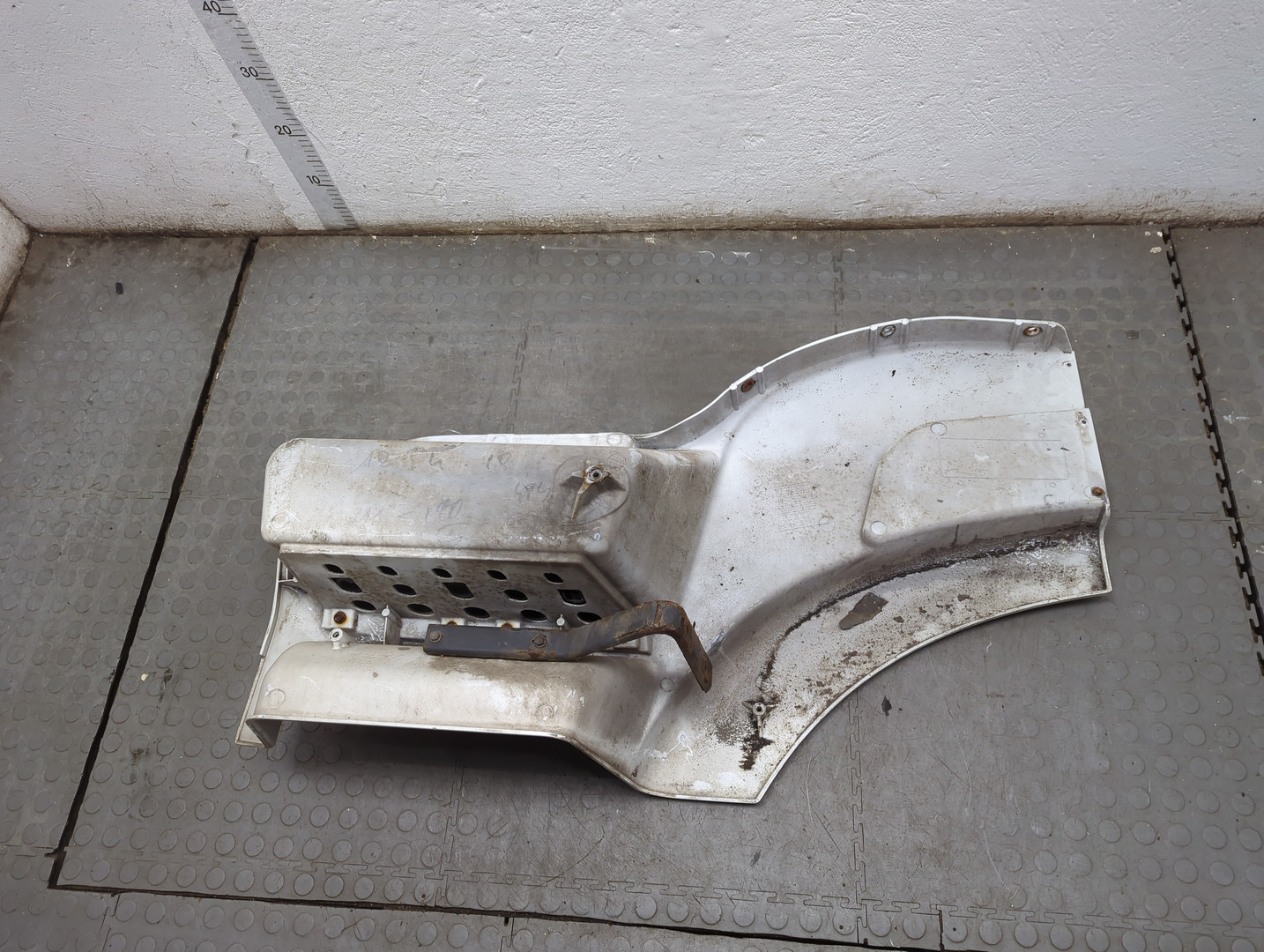 Подножка правая