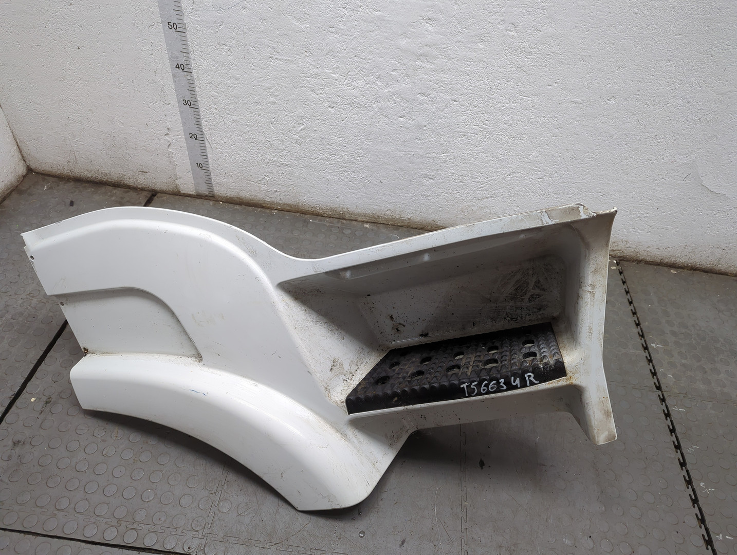 Подножка правая