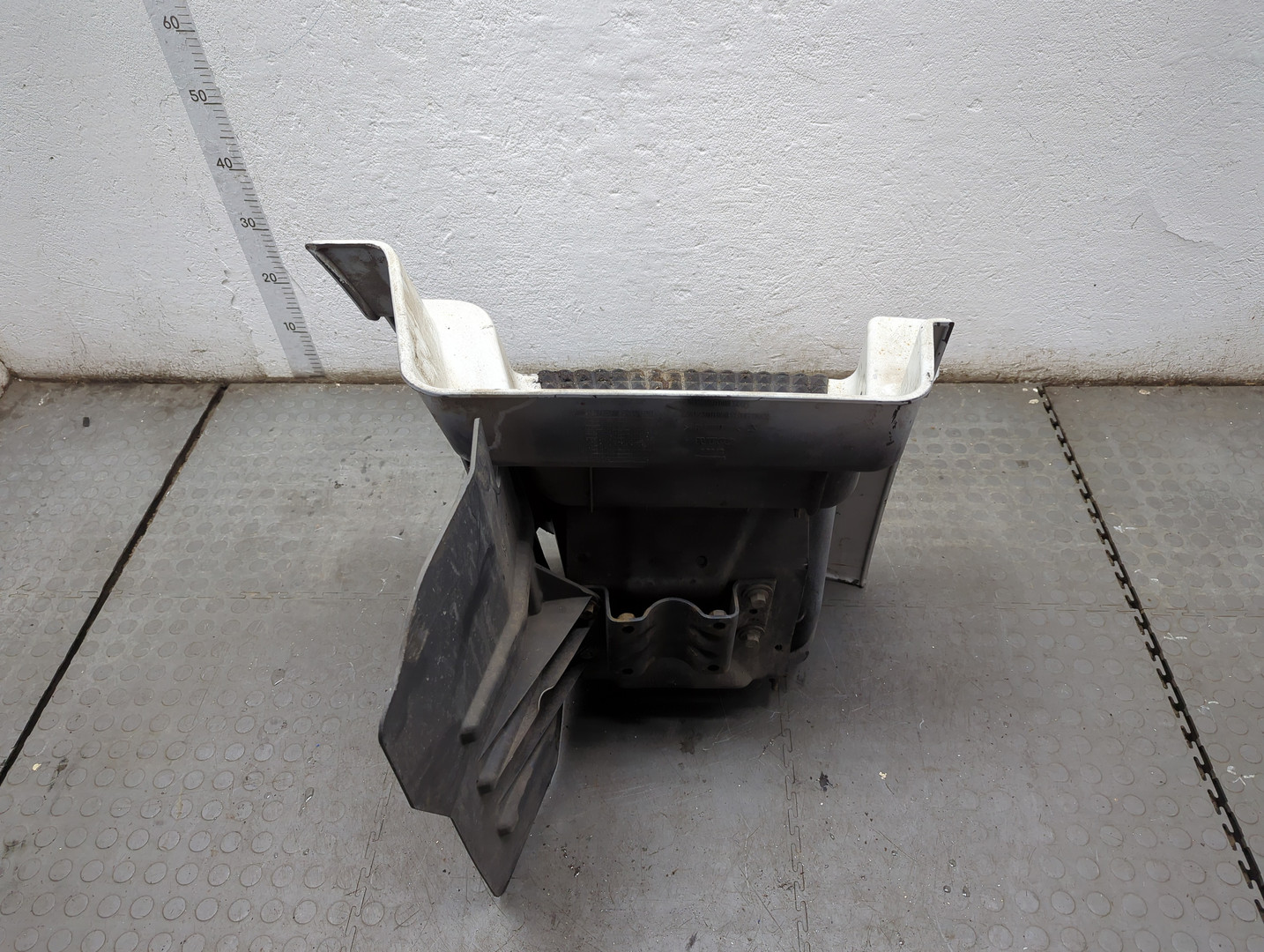 Подножка левая