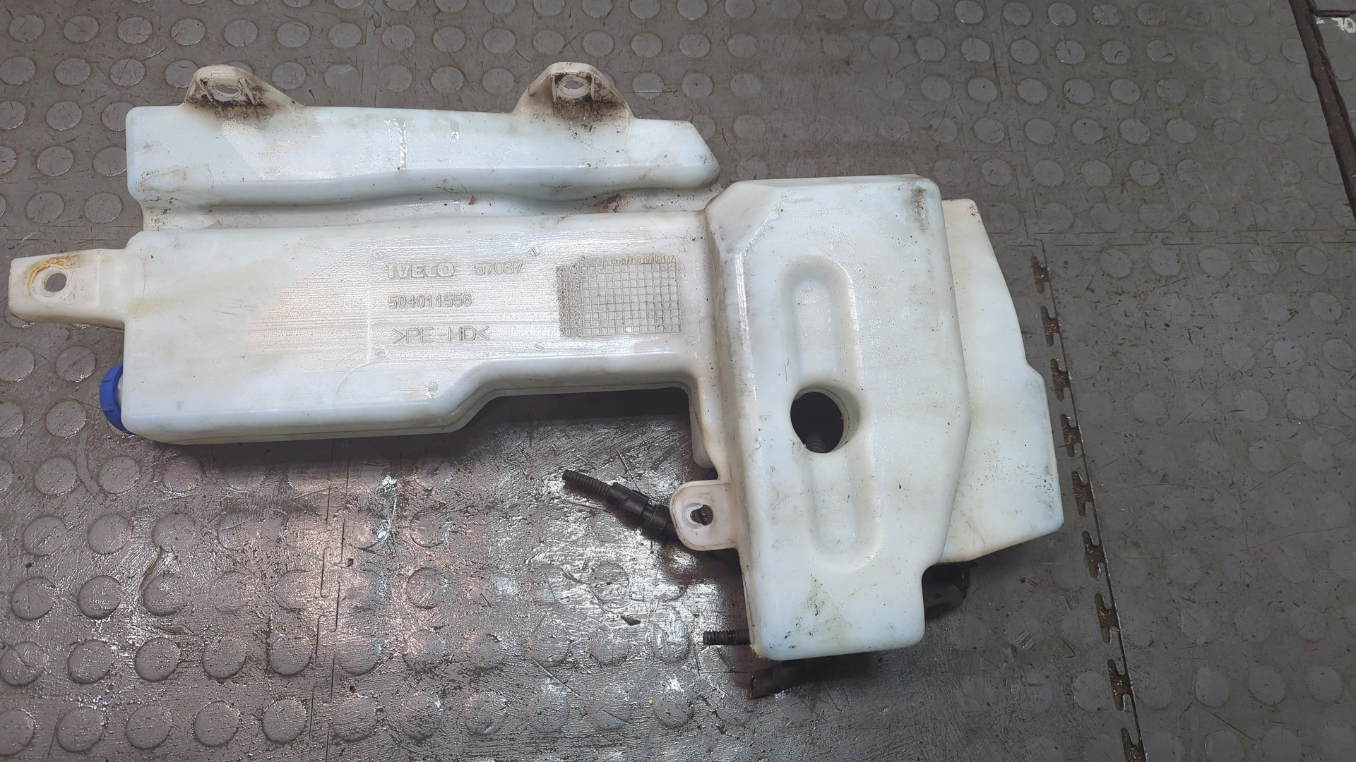 Бачок омывателя лобового стекла