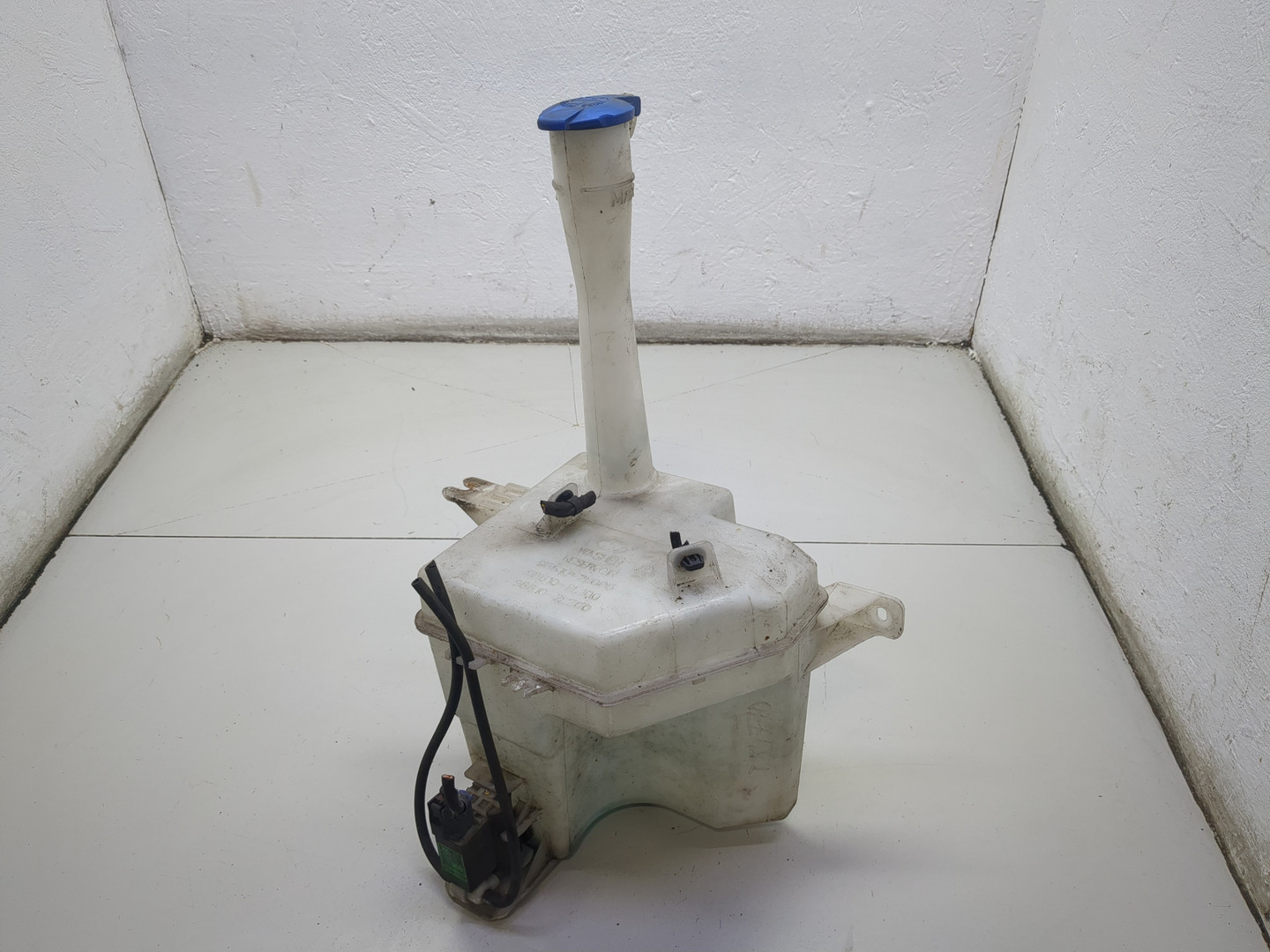 Бачок омывателя лобового стекла