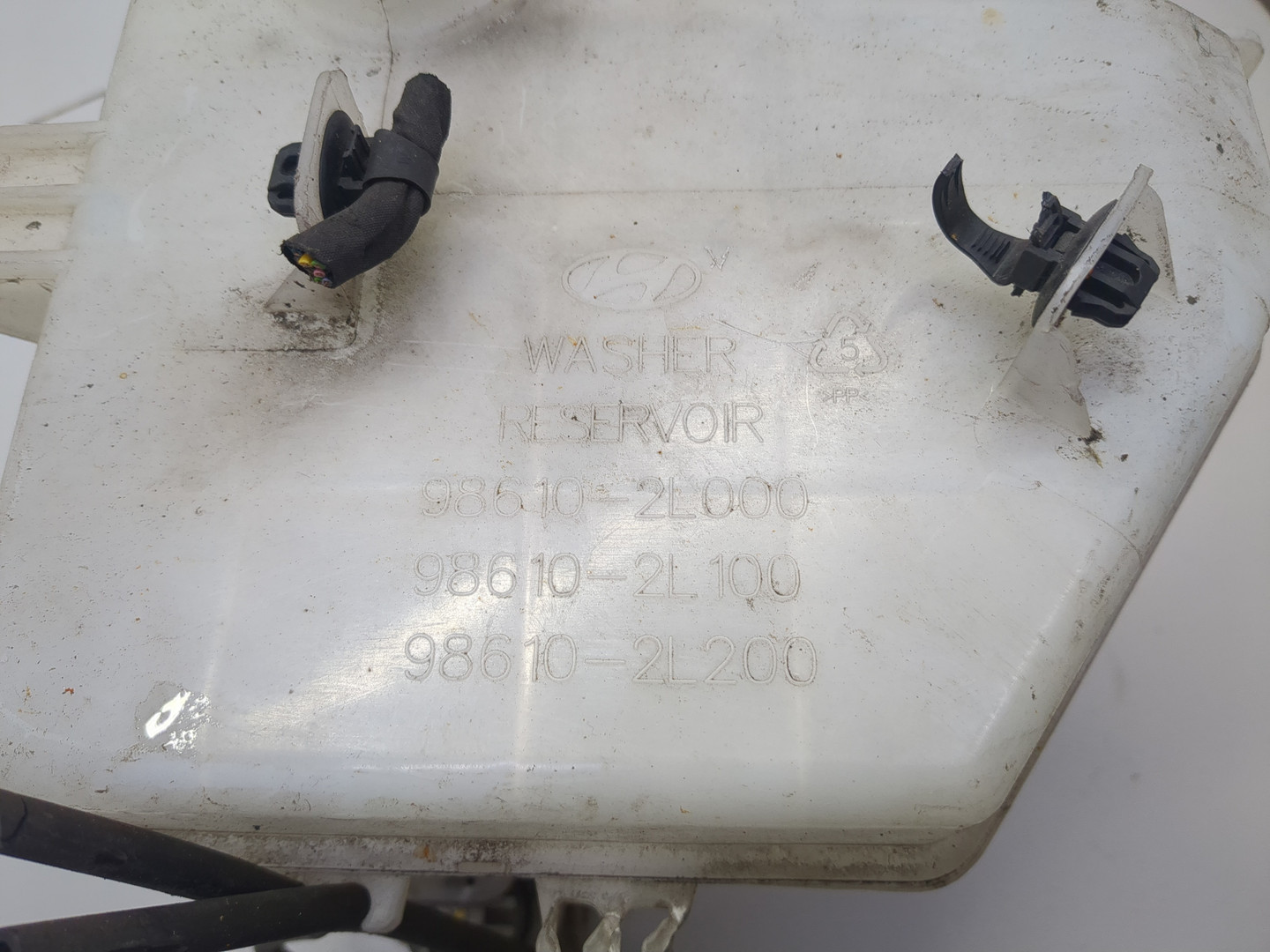 Бачок омывателя лобового стекла