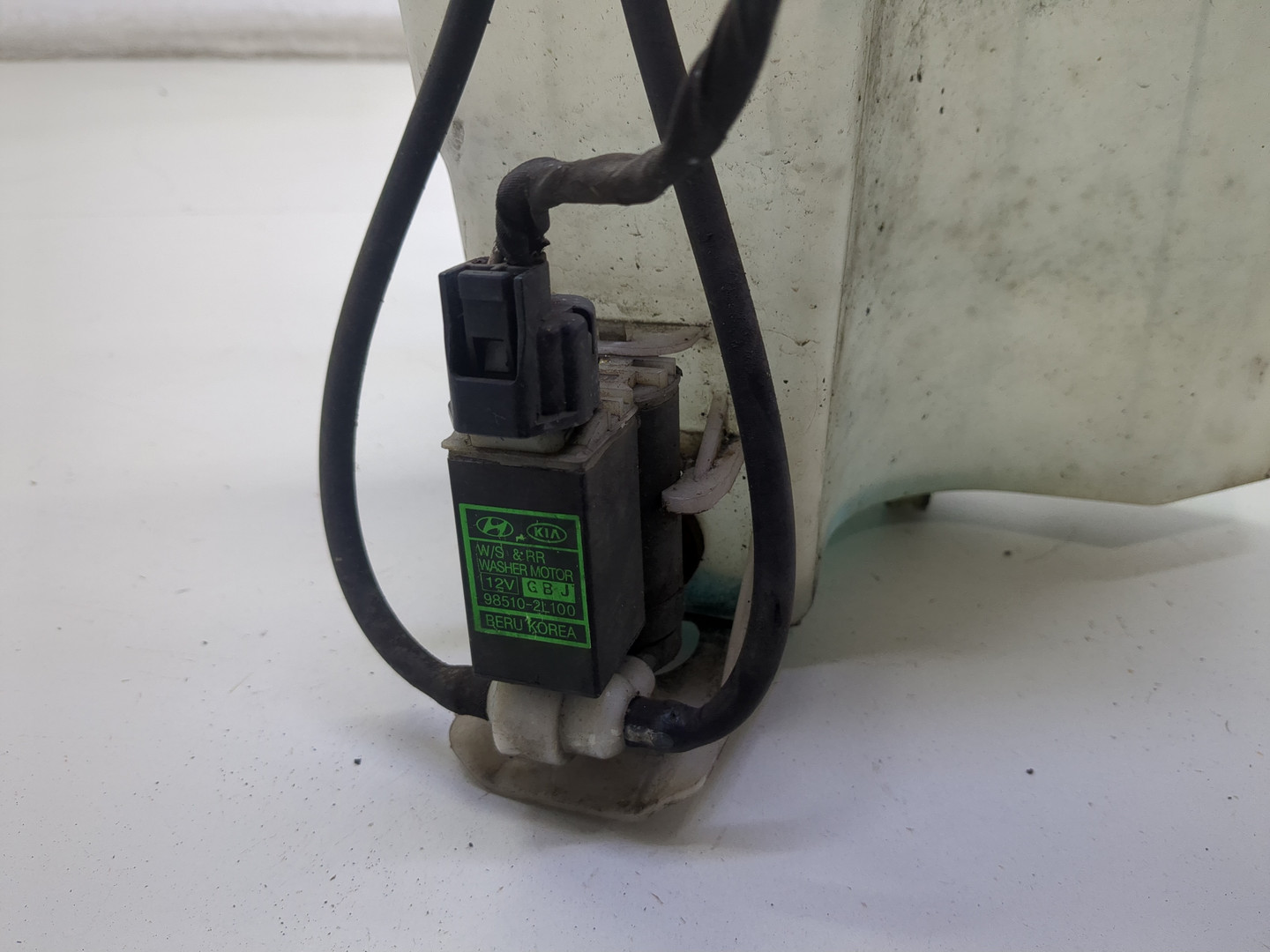 Бачок омывателя лобового стекла