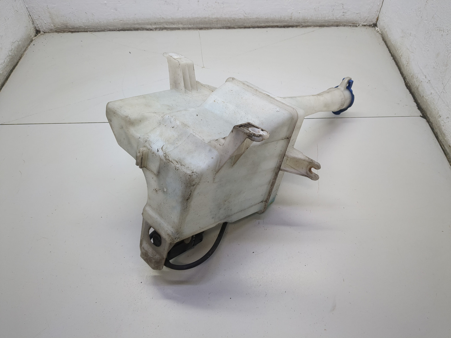 Бачок омывателя лобового стекла