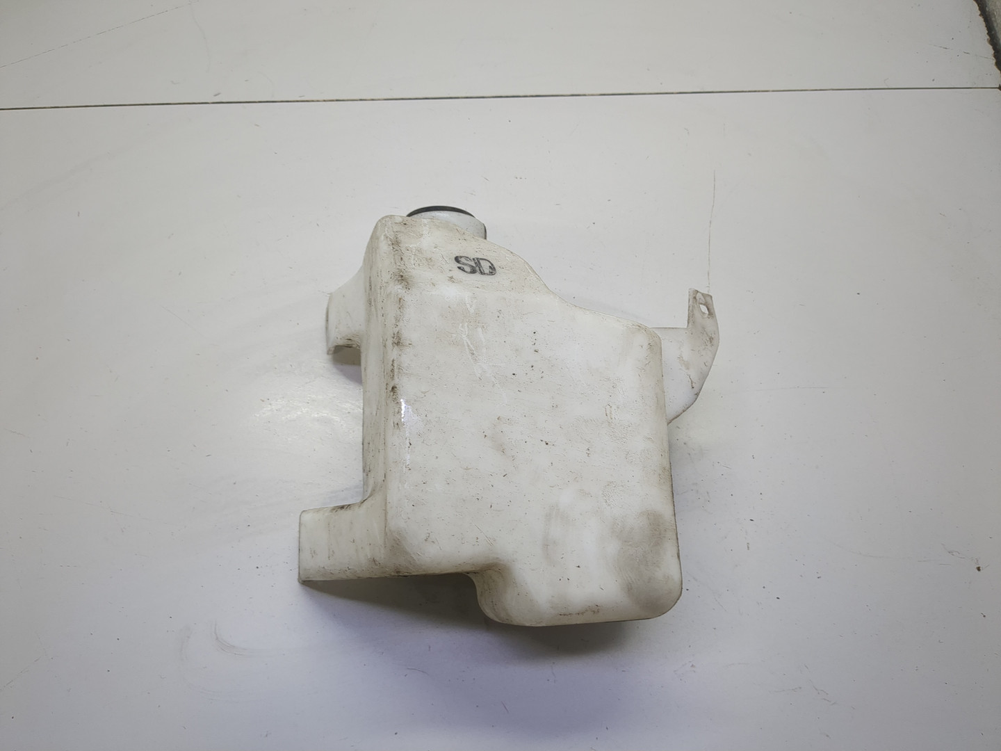 Бачок омывателя лобового стекла