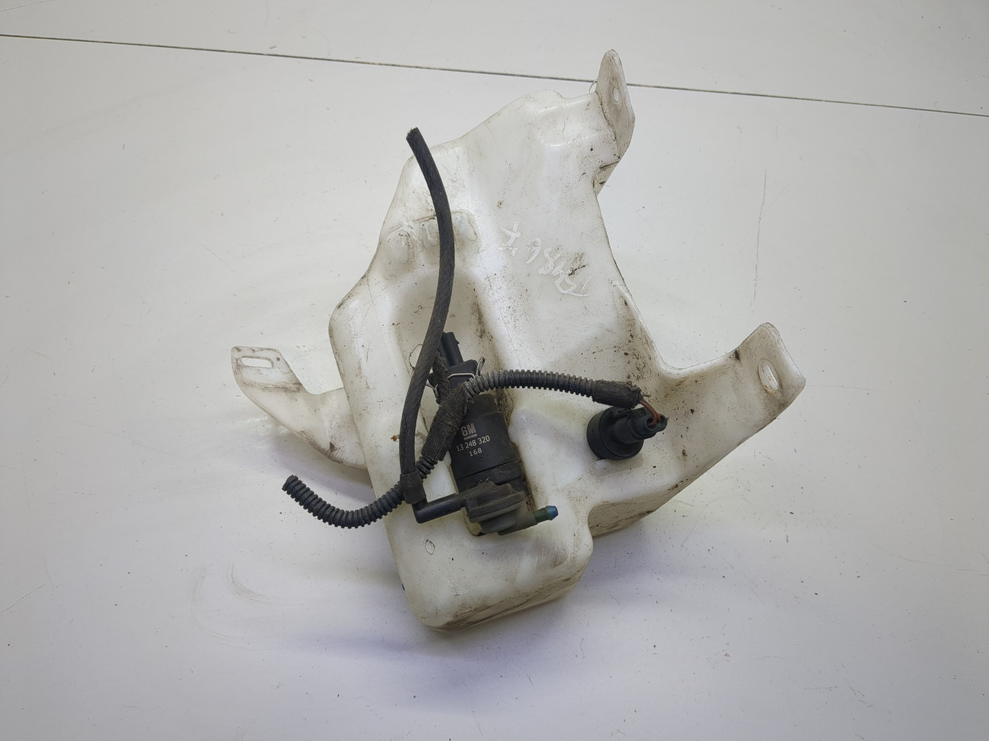 Бачок омывателя лобового стекла