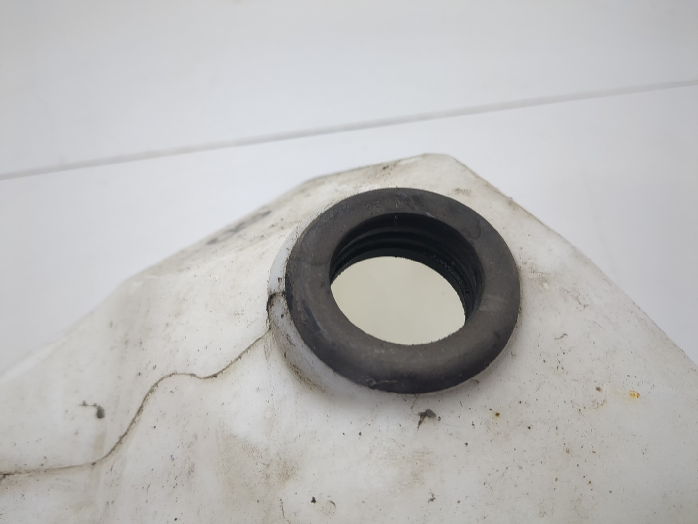 Бачок омывателя лобового стекла