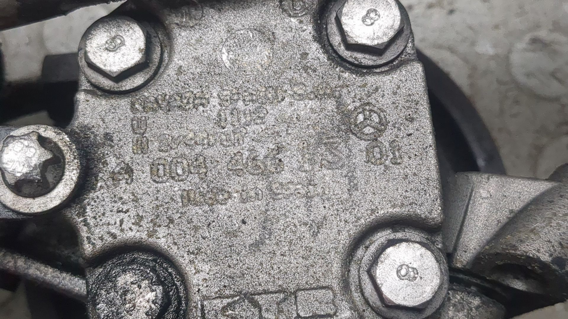 Насос ГУР (гидроусилитель руля)