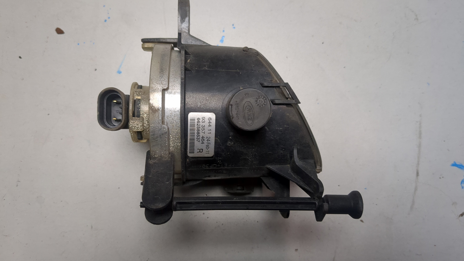 Фара противотуманная правая