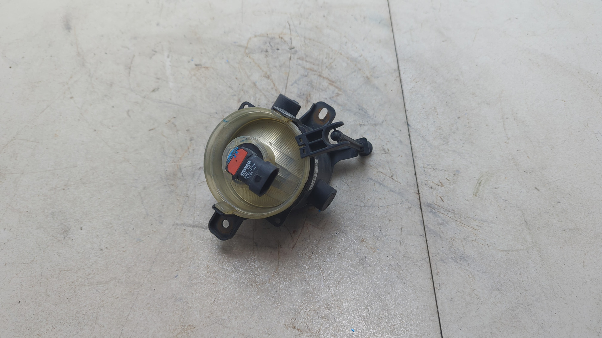 Фара противотуманная левая