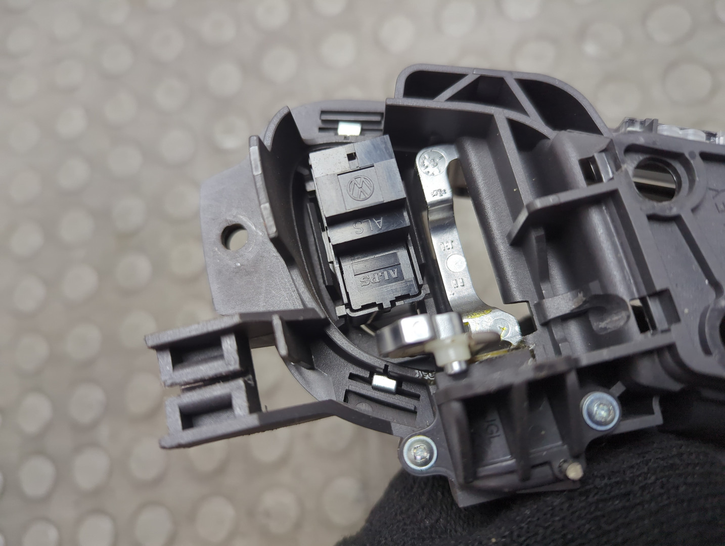 Ручка двери передней внутренняя правая