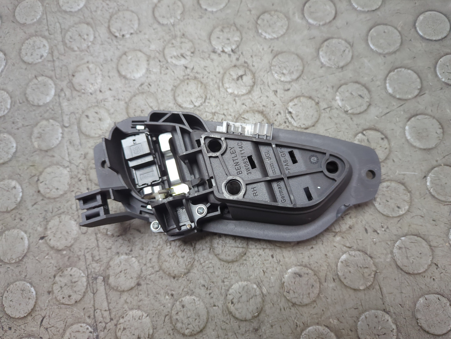 Ручка двери передней внутренняя правая