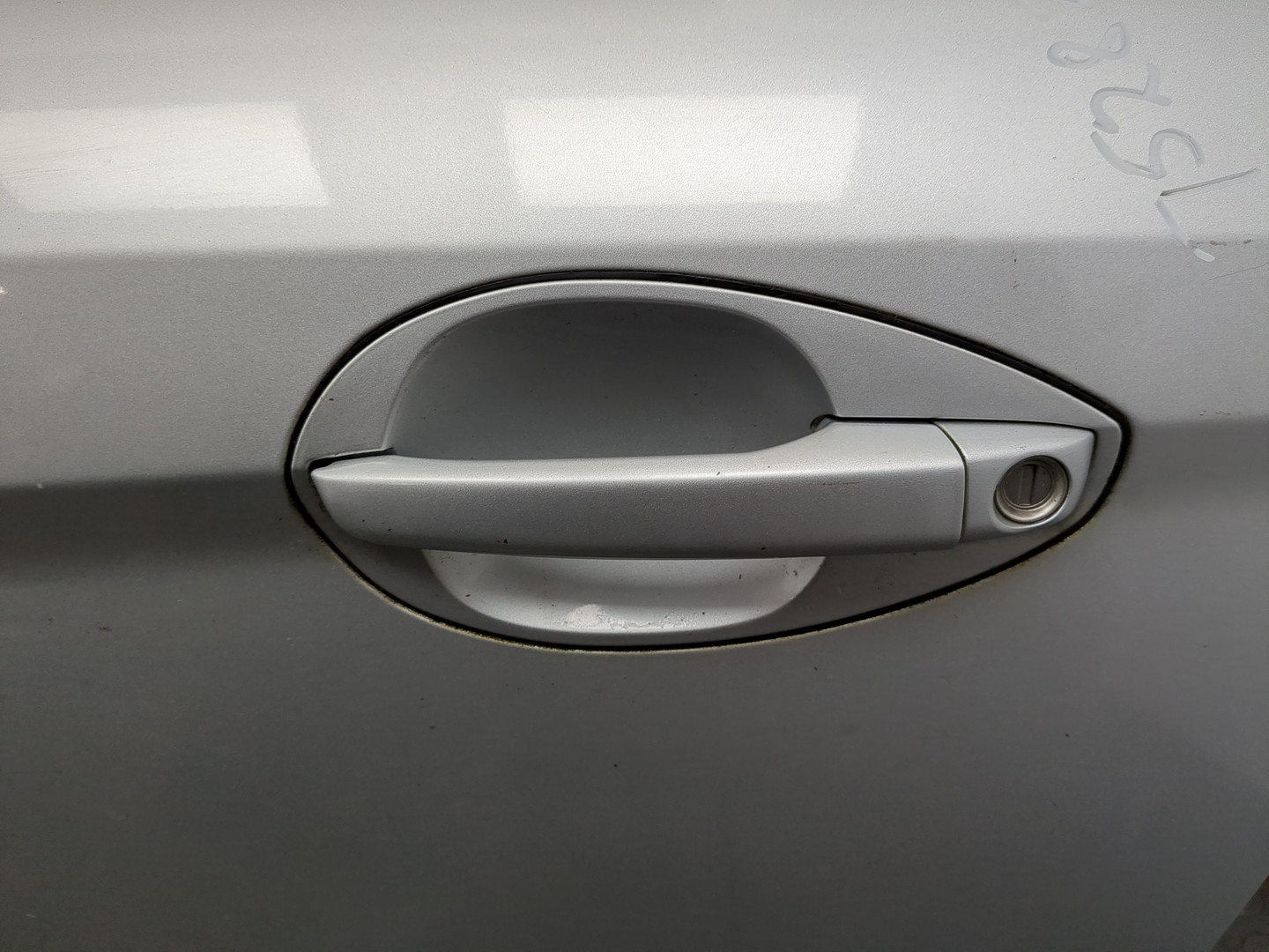 Дверь передняя левая