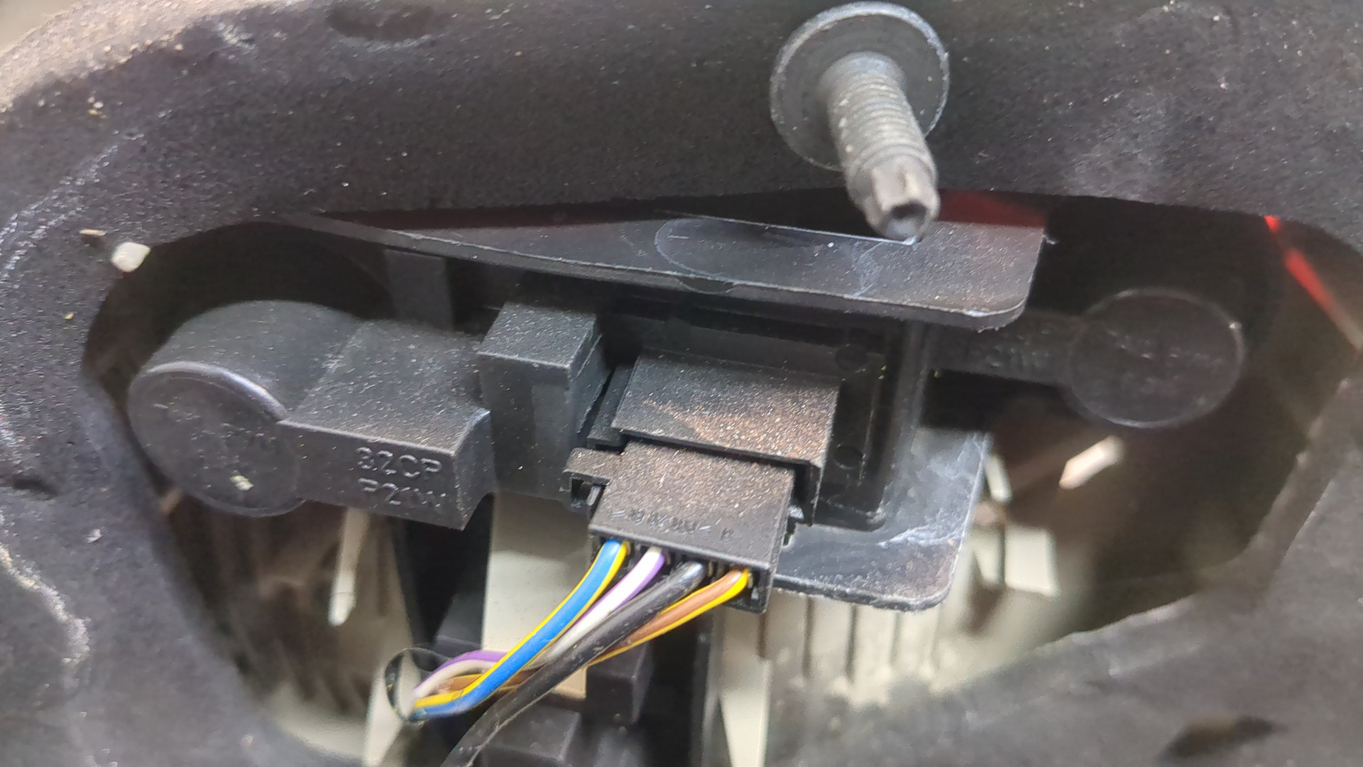 Фонарь задний правый