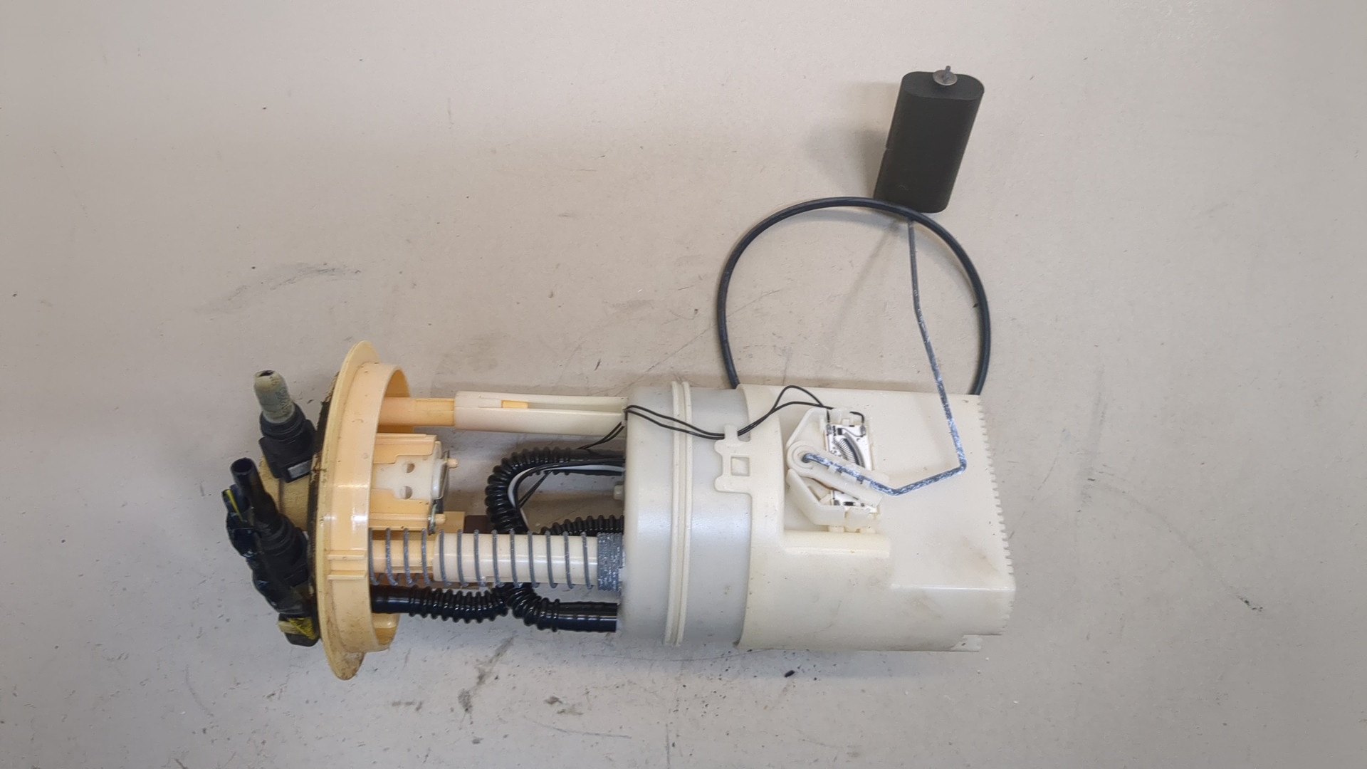 Насос топливный электрический