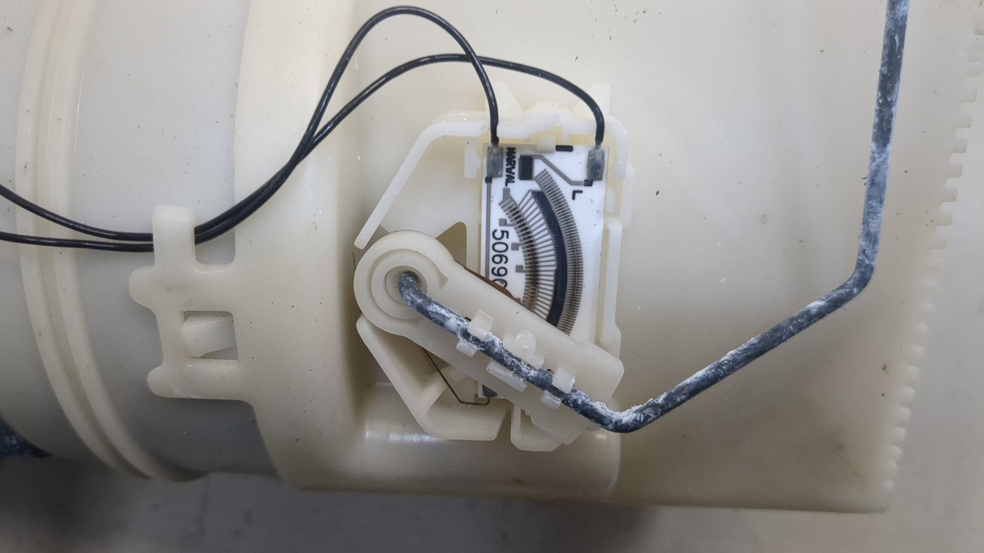 Насос топливный электрический