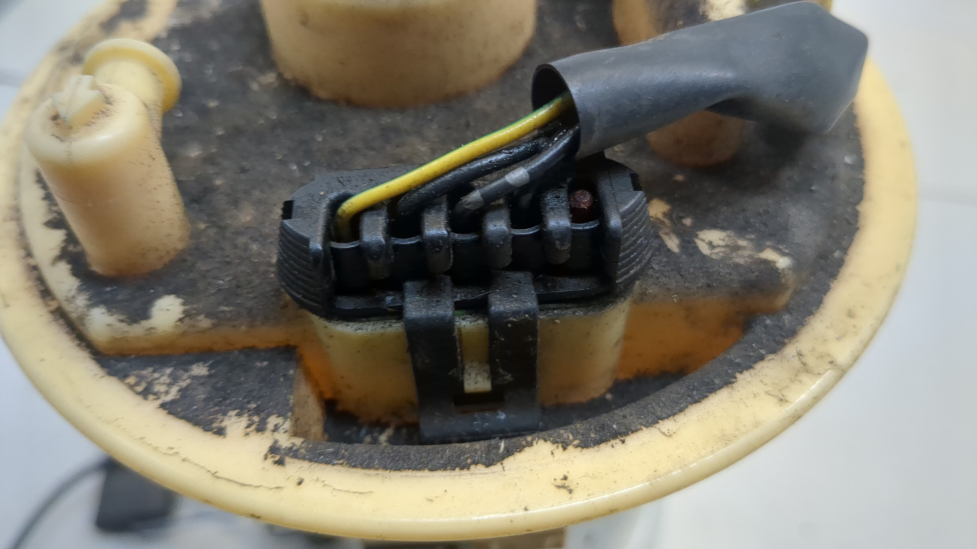 Насос топливный электрический