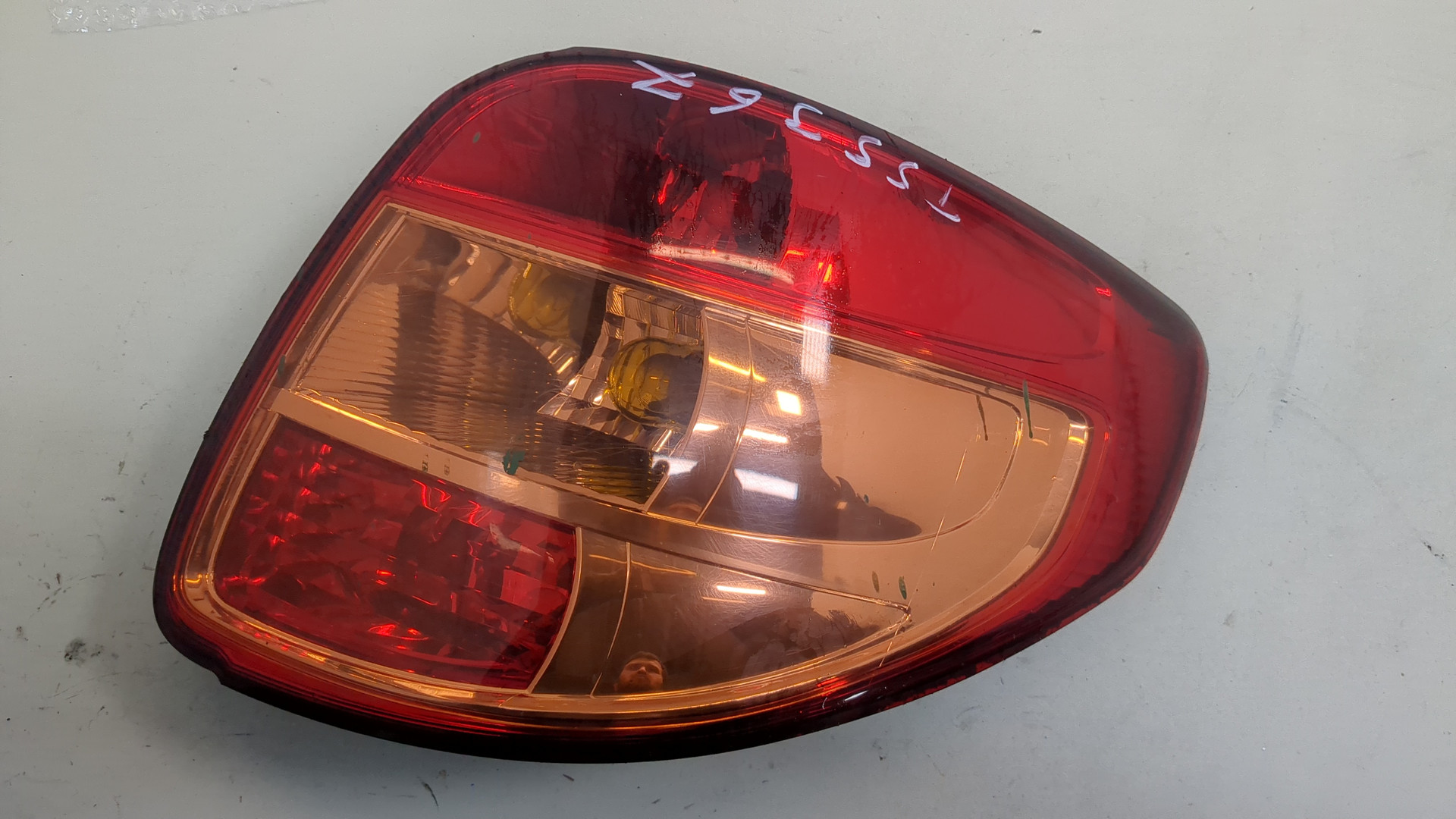 Фонарь задний правый