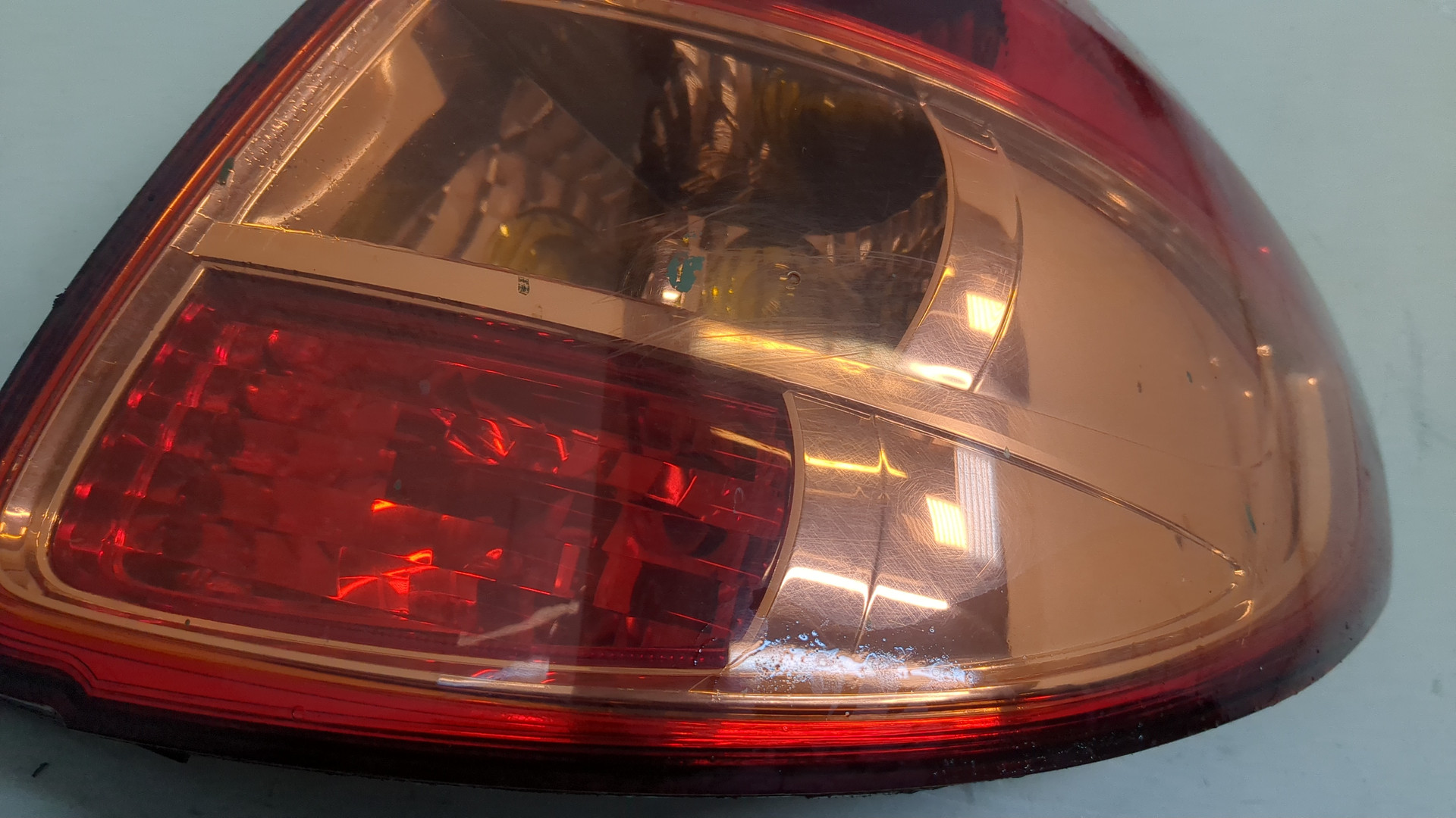 Фонарь задний правый