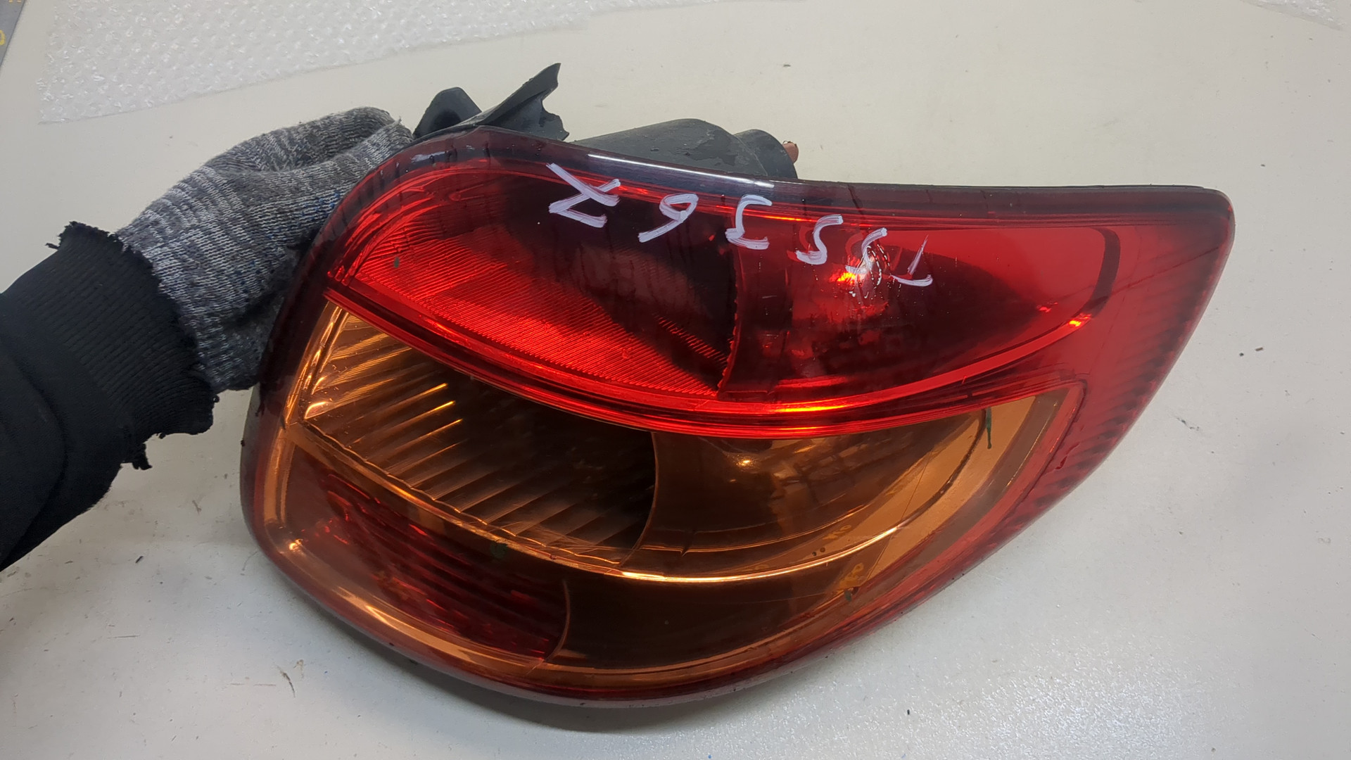 Фонарь задний правый