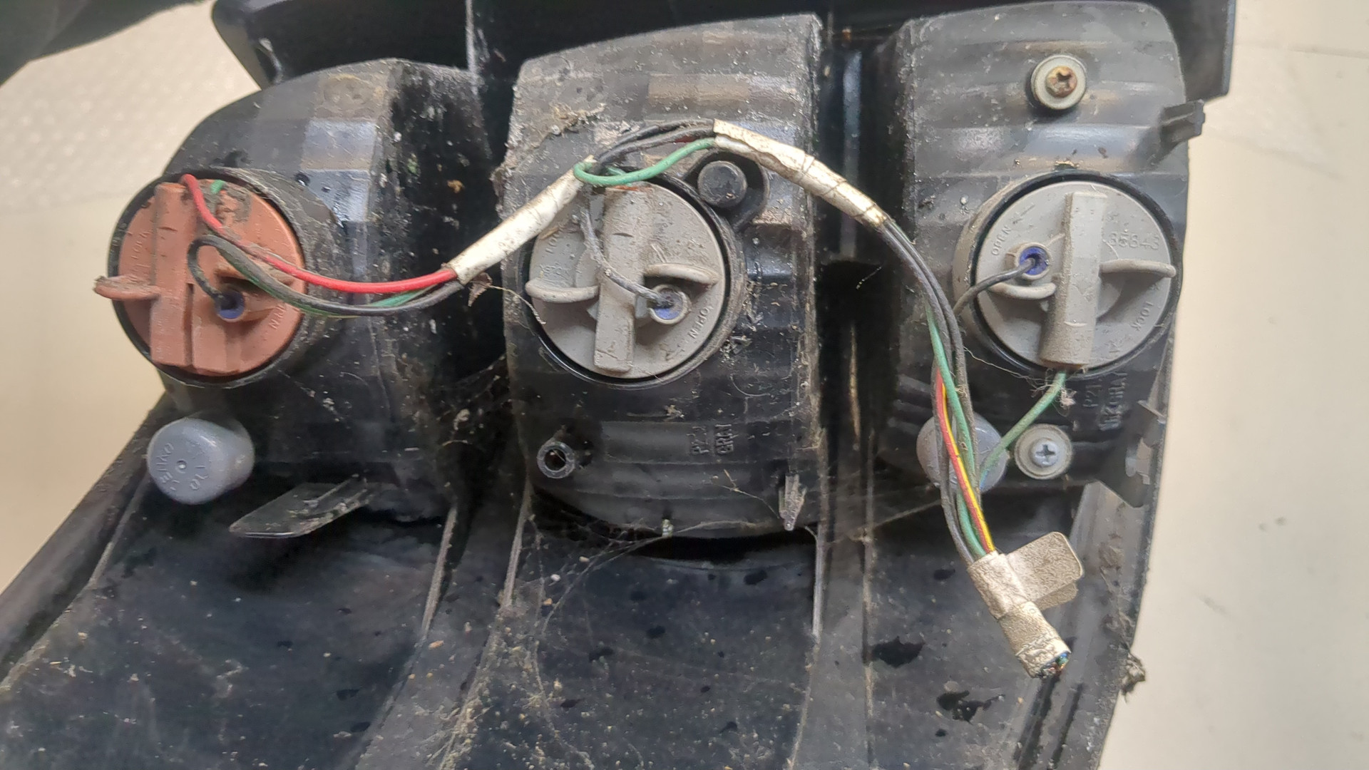 Фонарь задний правый