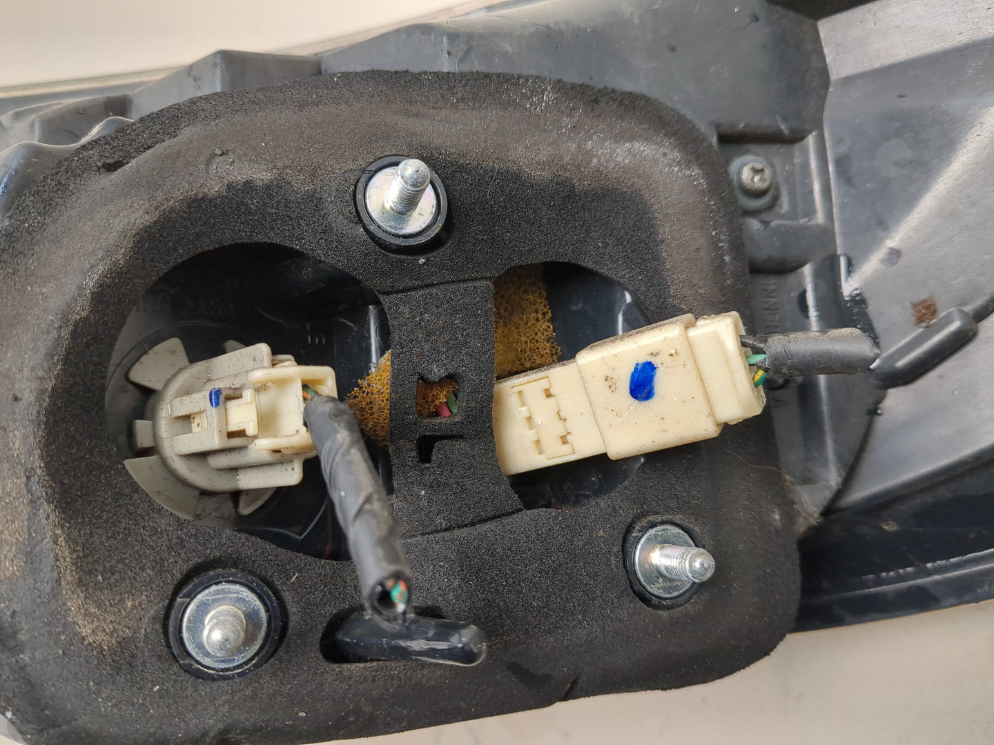 Фонарь задний левый