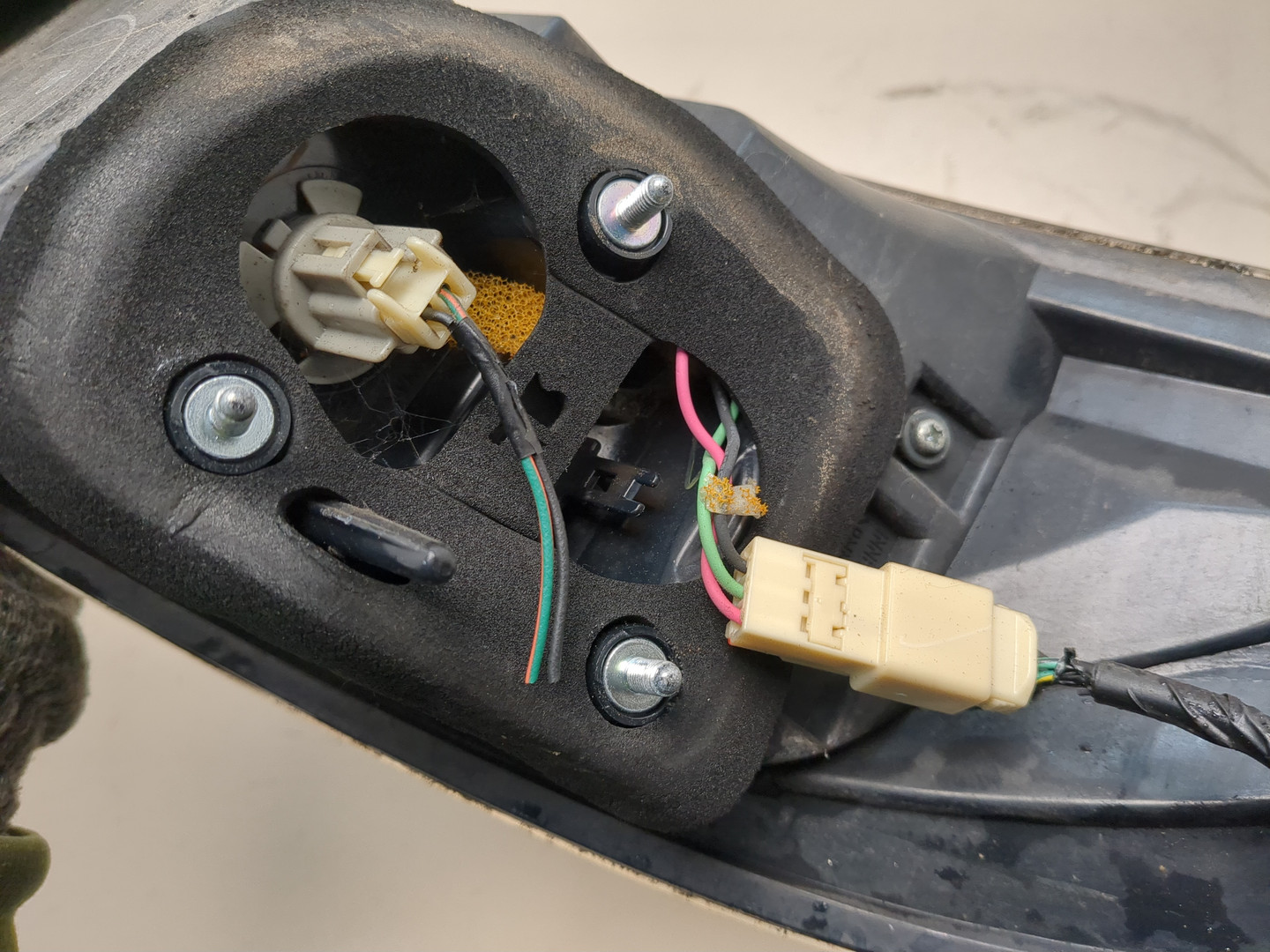 Фонарь задний левый