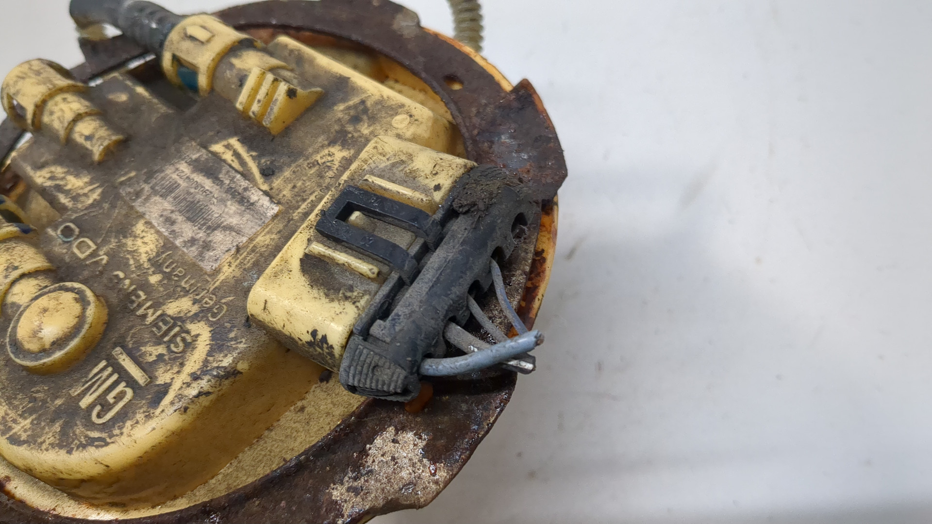 Насос топливный электрический