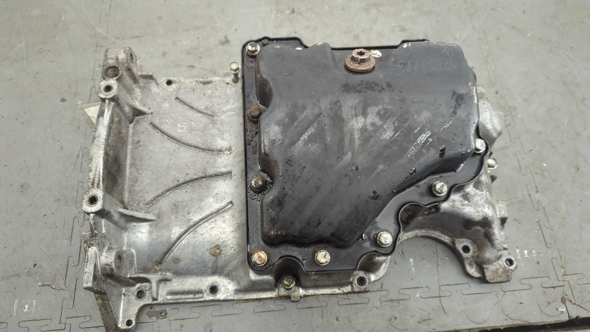 Поддон масляный двигателя (картер)