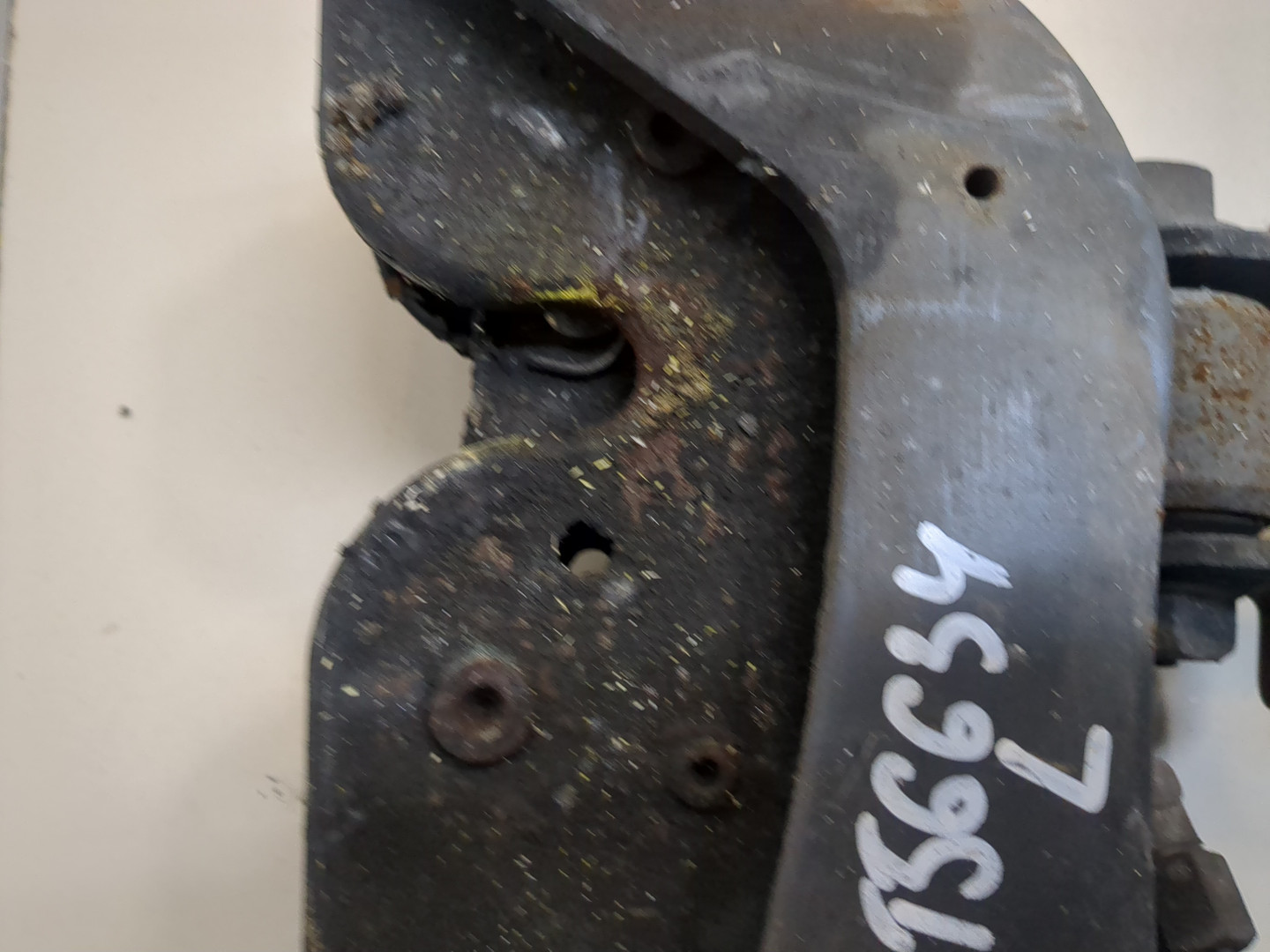 Амортизатор кабины