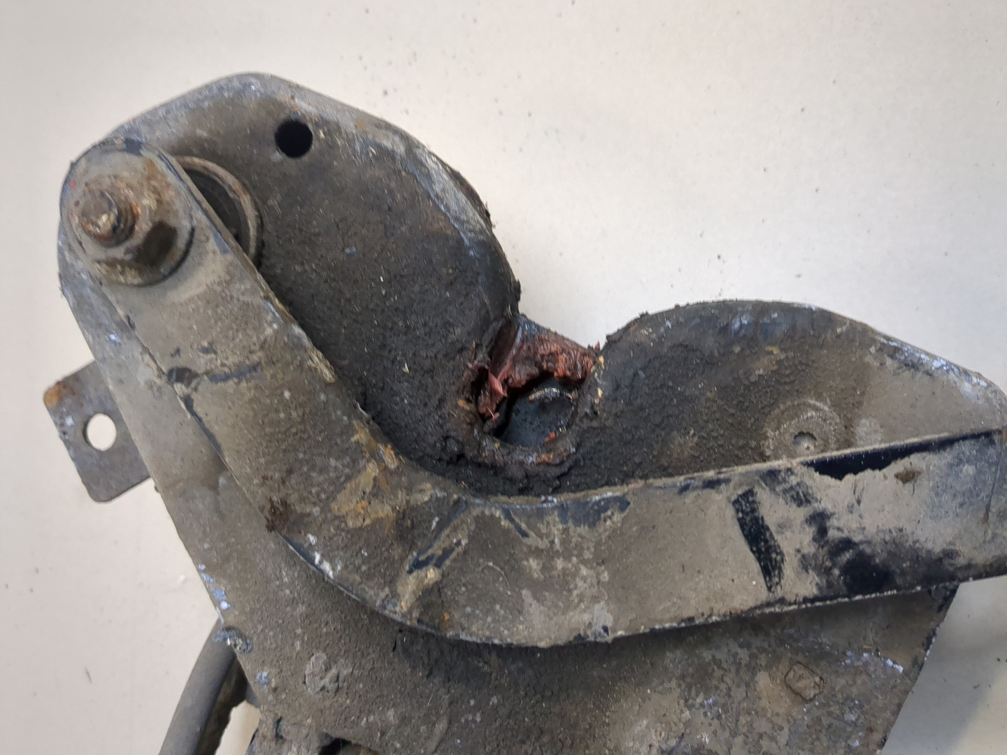 Амортизатор кабины