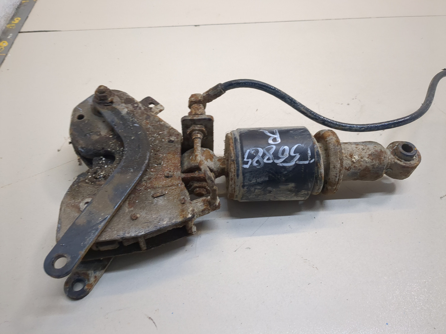 Амортизатор кабины