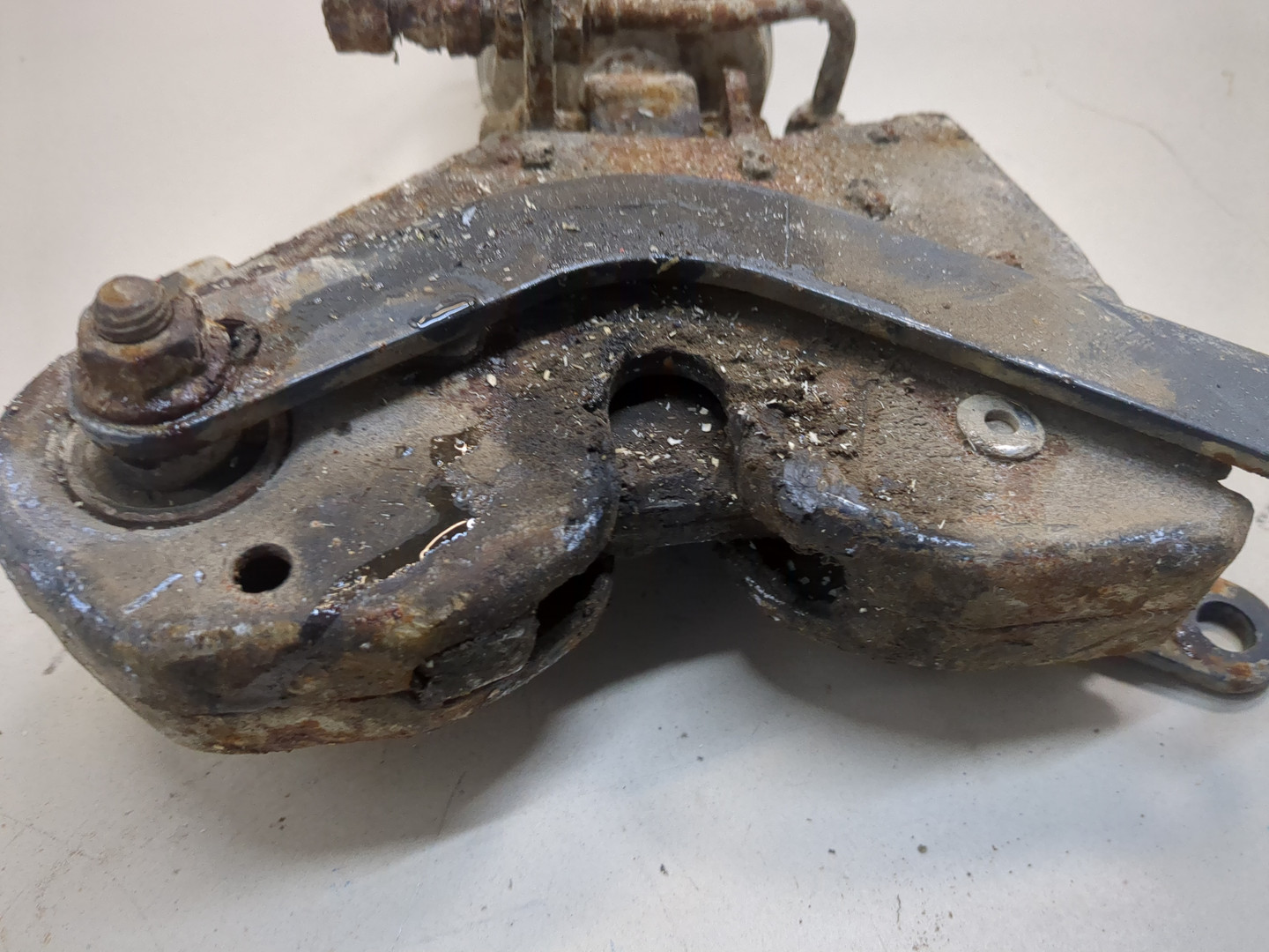 Амортизатор кабины