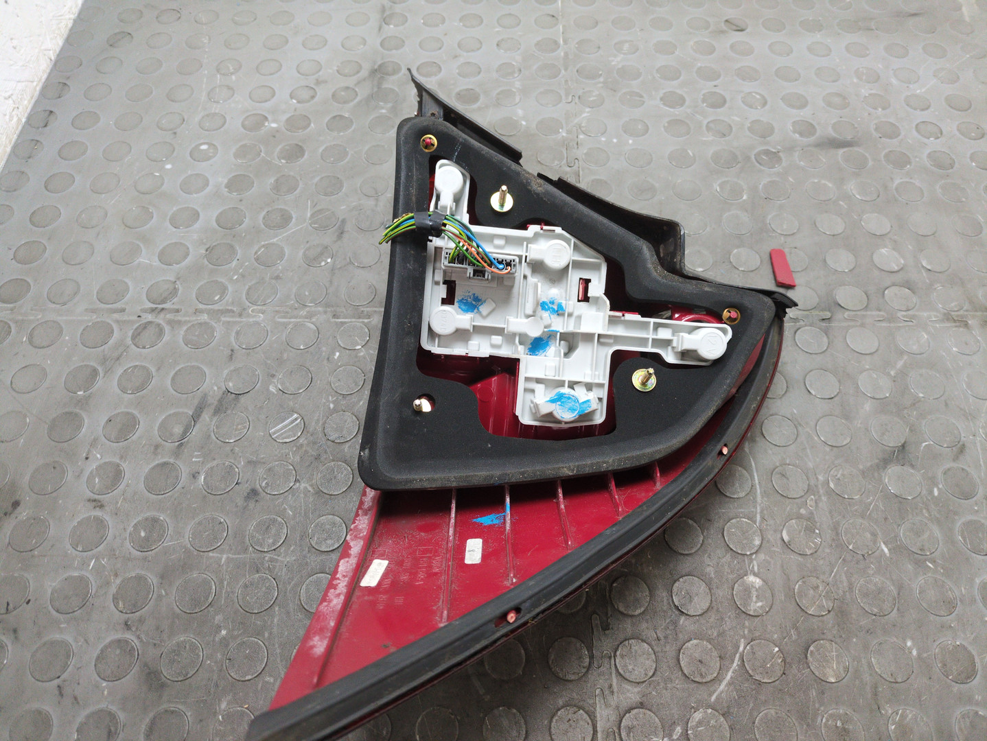 Фонарь задний левый