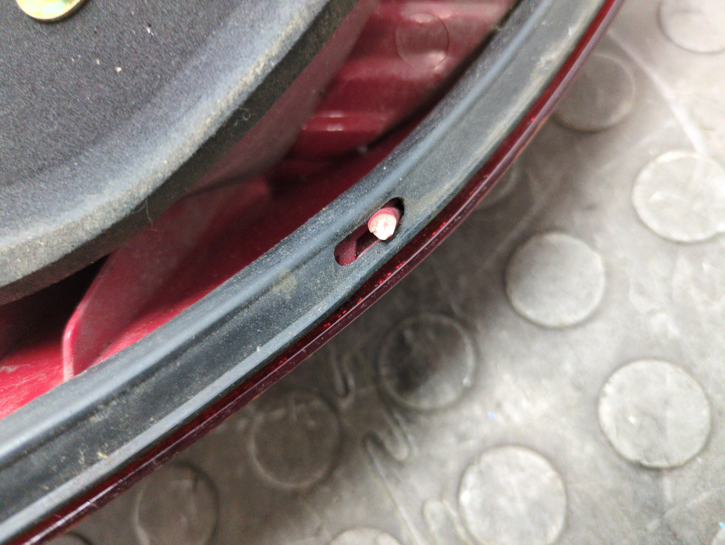 Фонарь задний левый