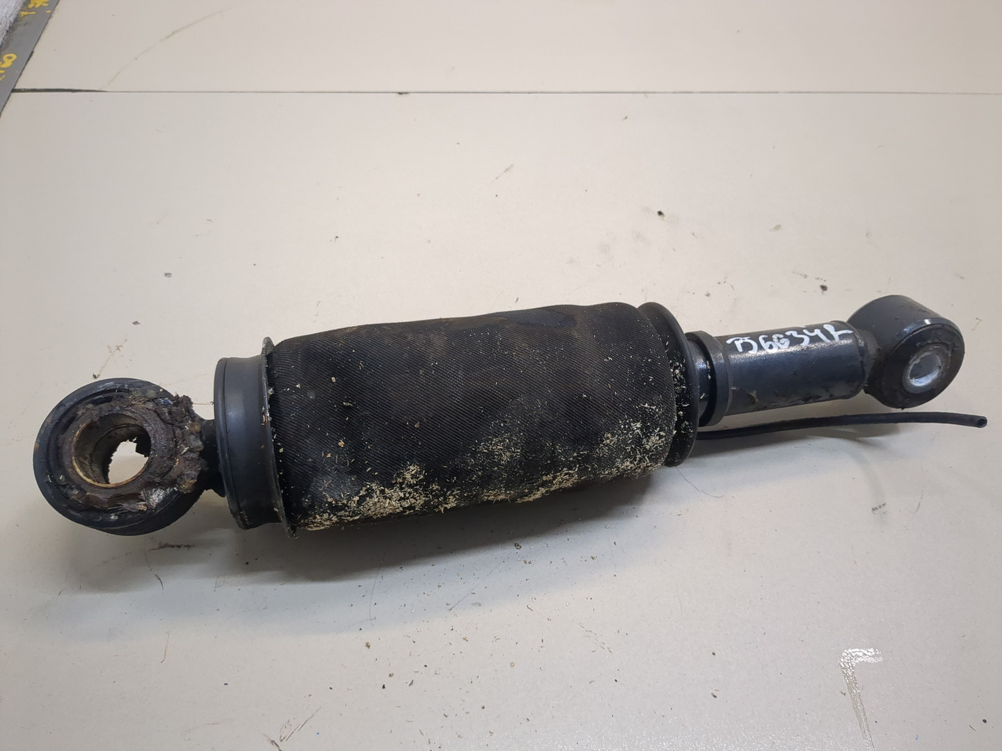 Амортизатор кабины