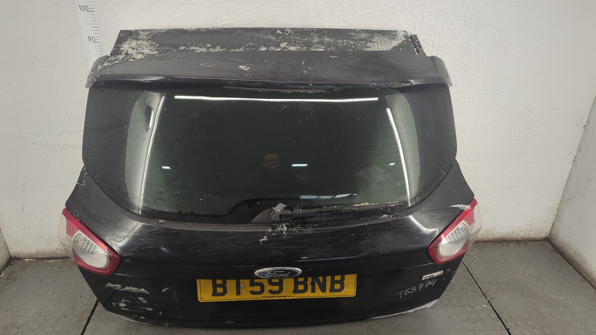 Дверь багажника