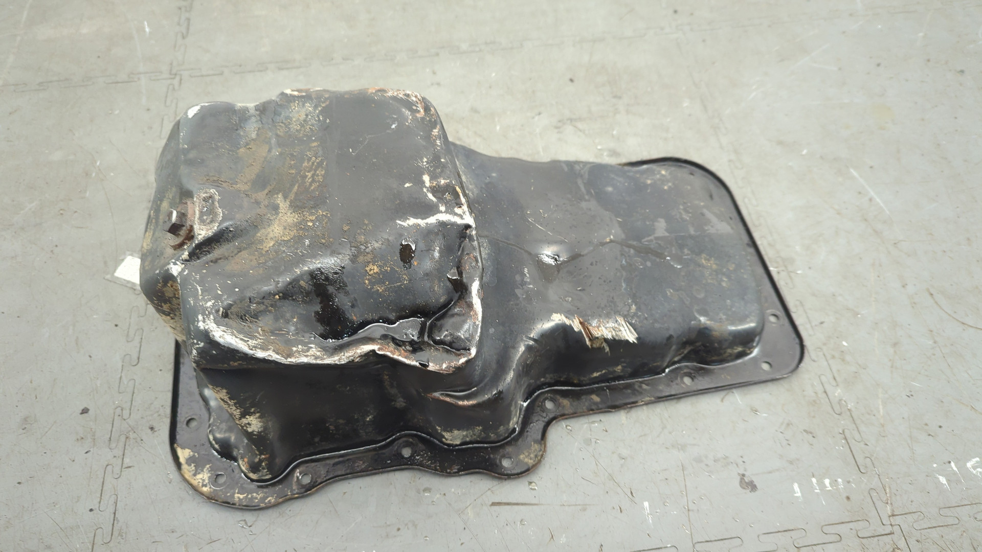 Поддон масляный двигателя (картер)