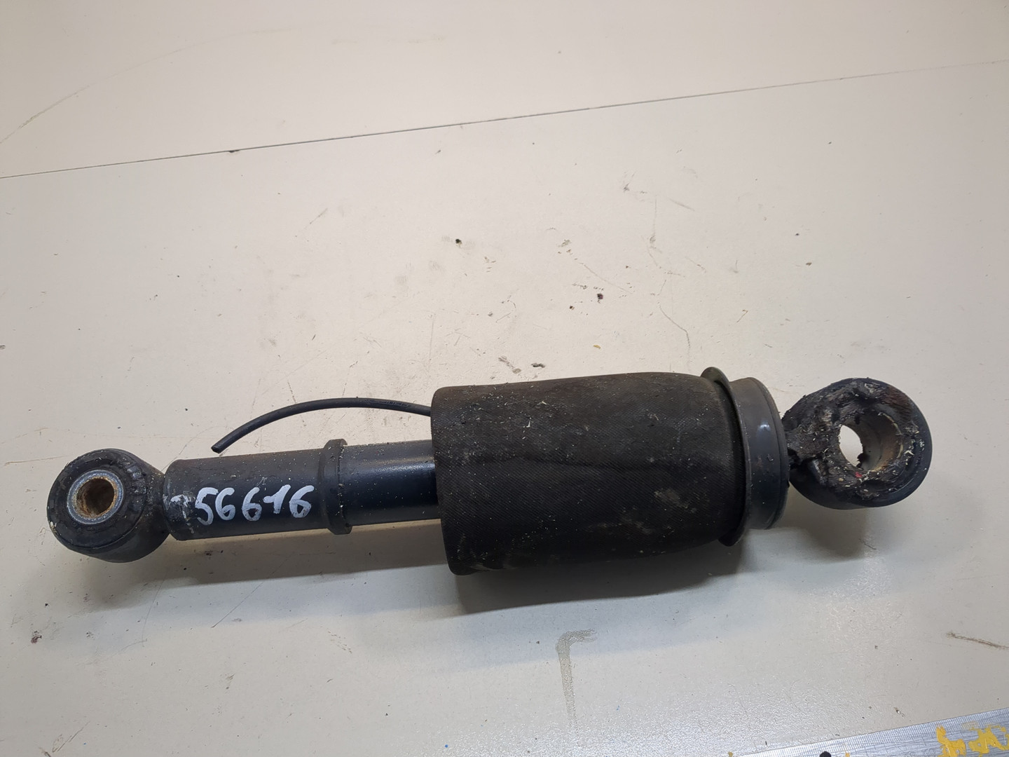 Амортизатор кабины